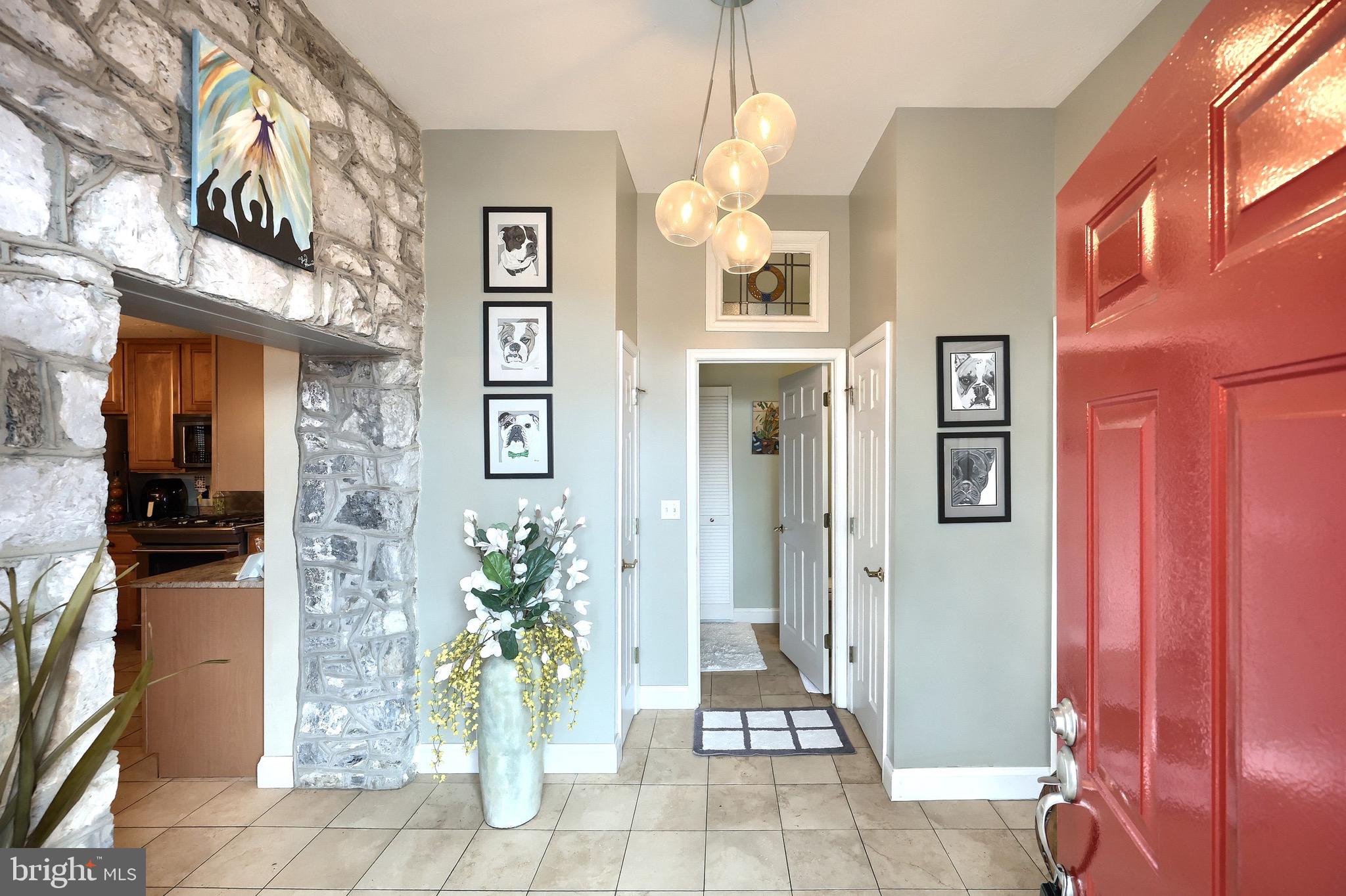 469 LINDEN AVENUE 13