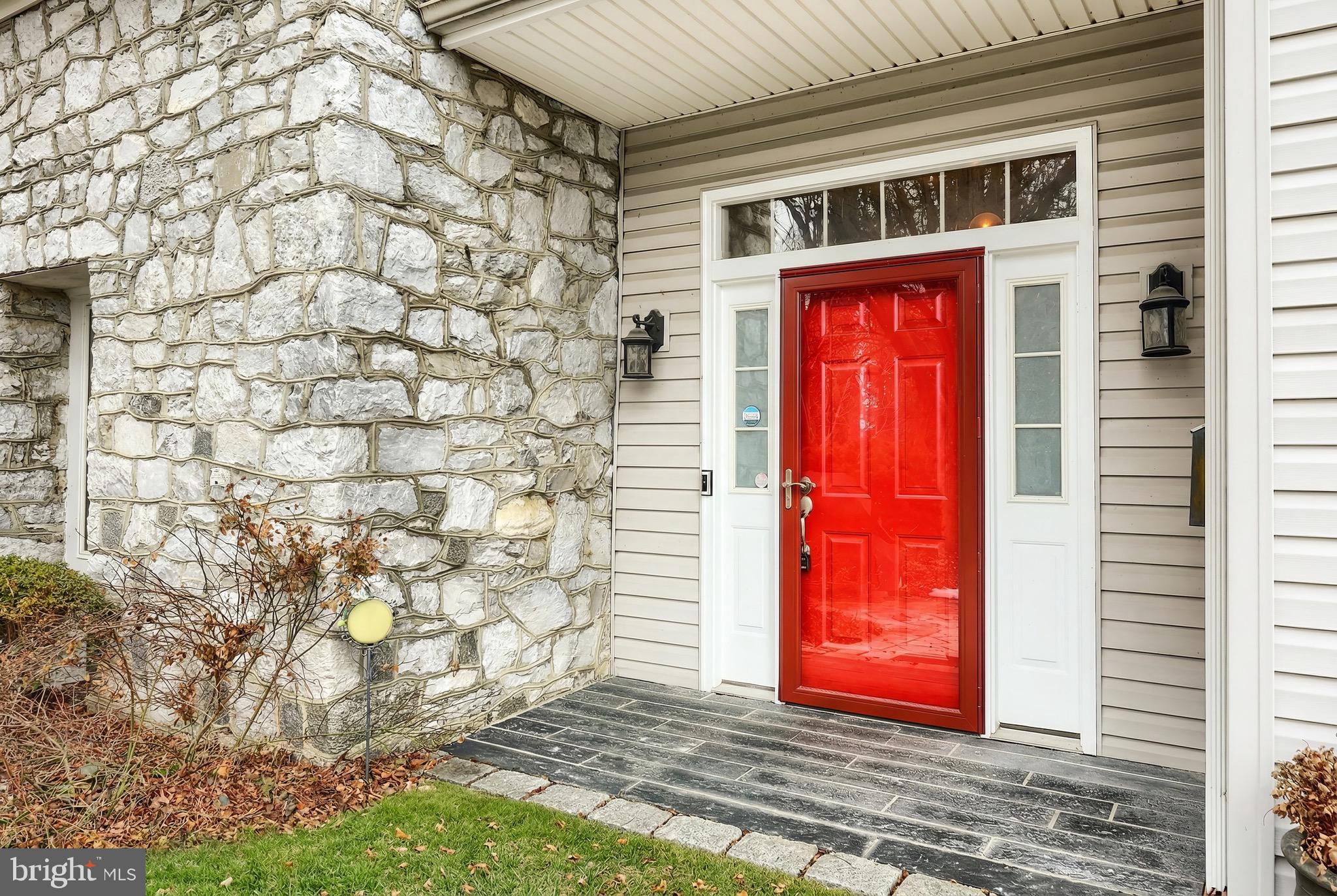 469 LINDEN AVENUE 13