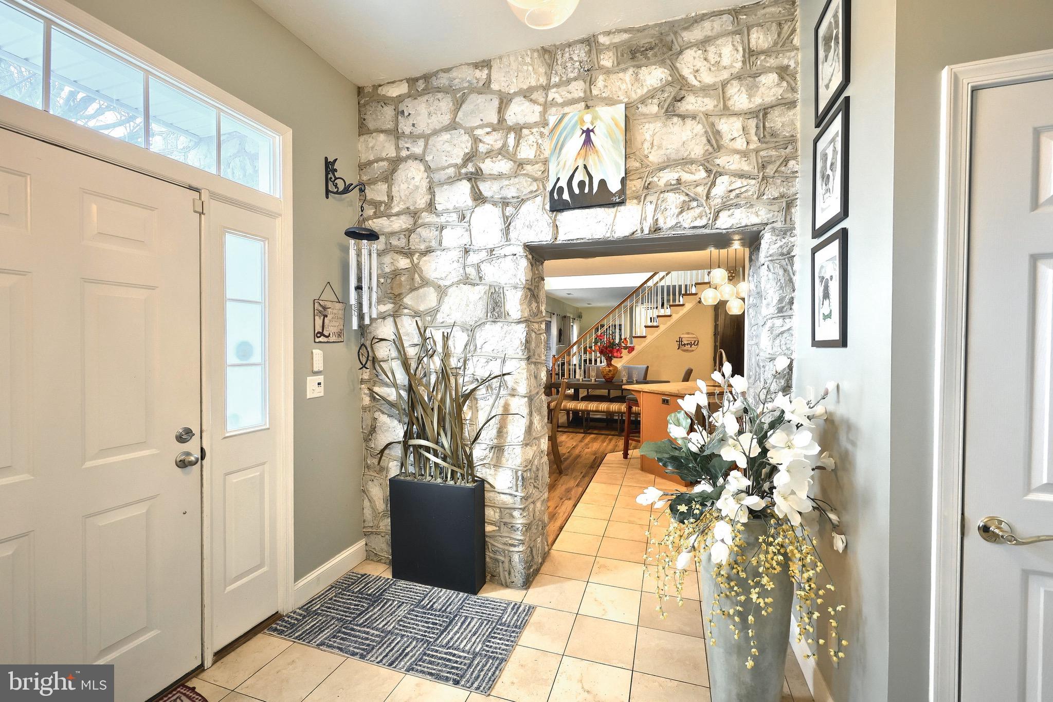 469 LINDEN AVENUE 13