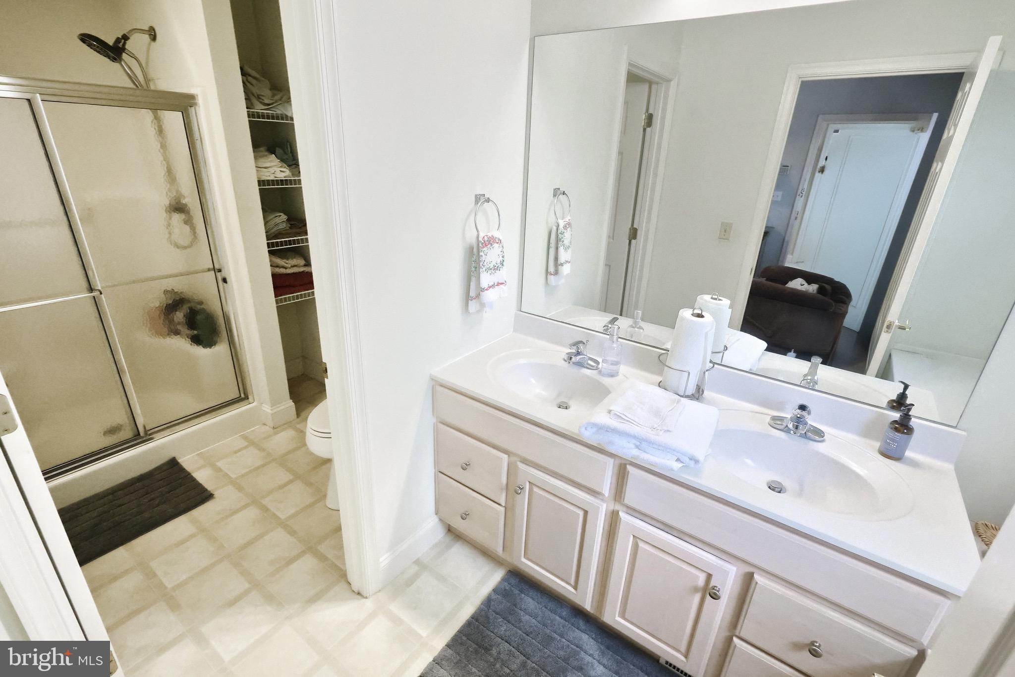 THE AVENUES - Residential