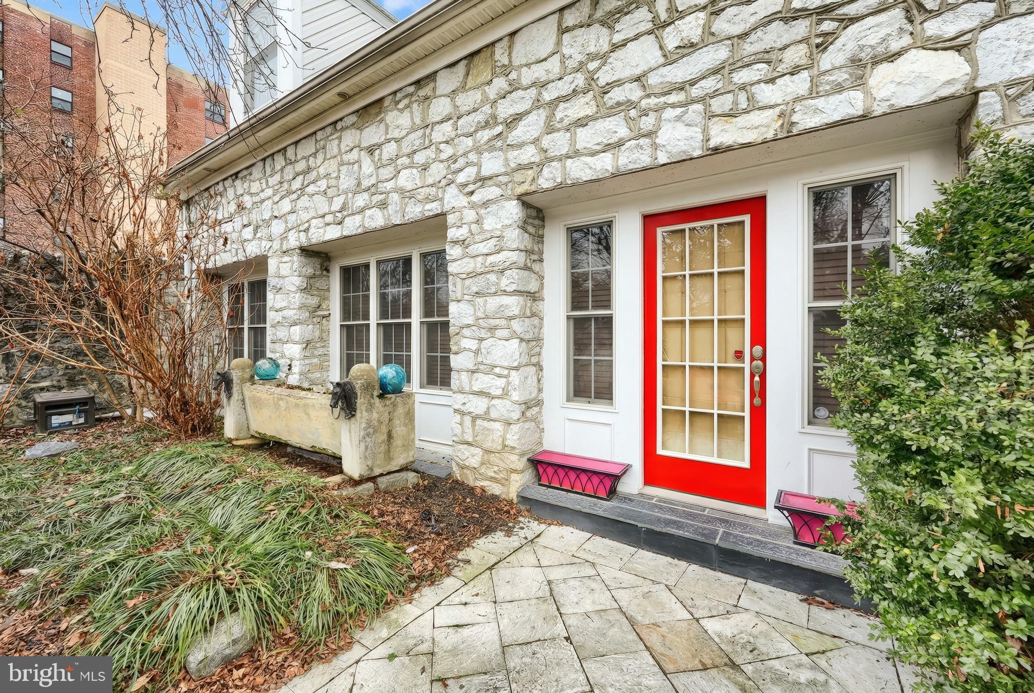 THE AVENUES - Residential