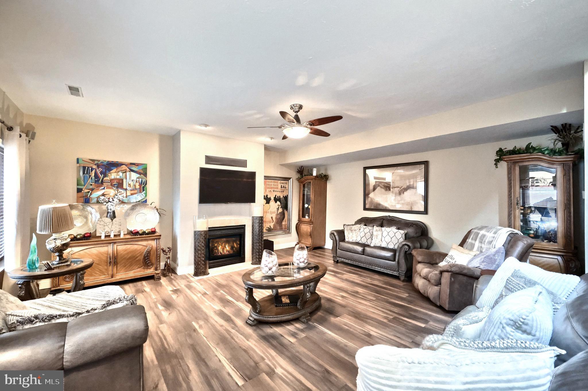 THE AVENUES - Residential