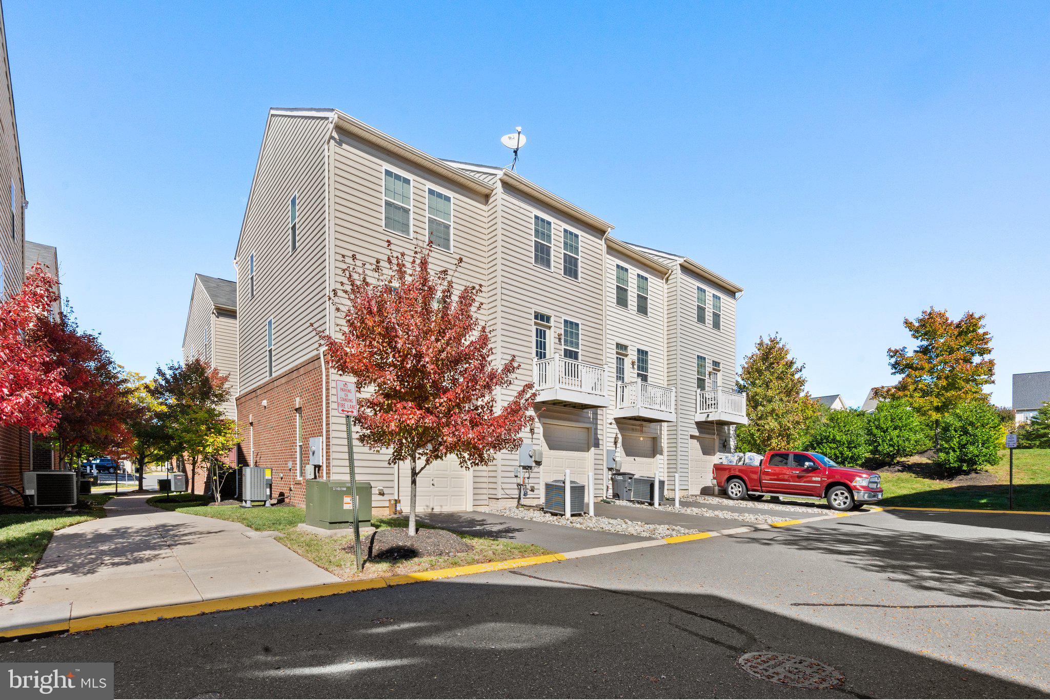 HEATHCOTE COMMONS CONDOMINIUMS - Residential Lease