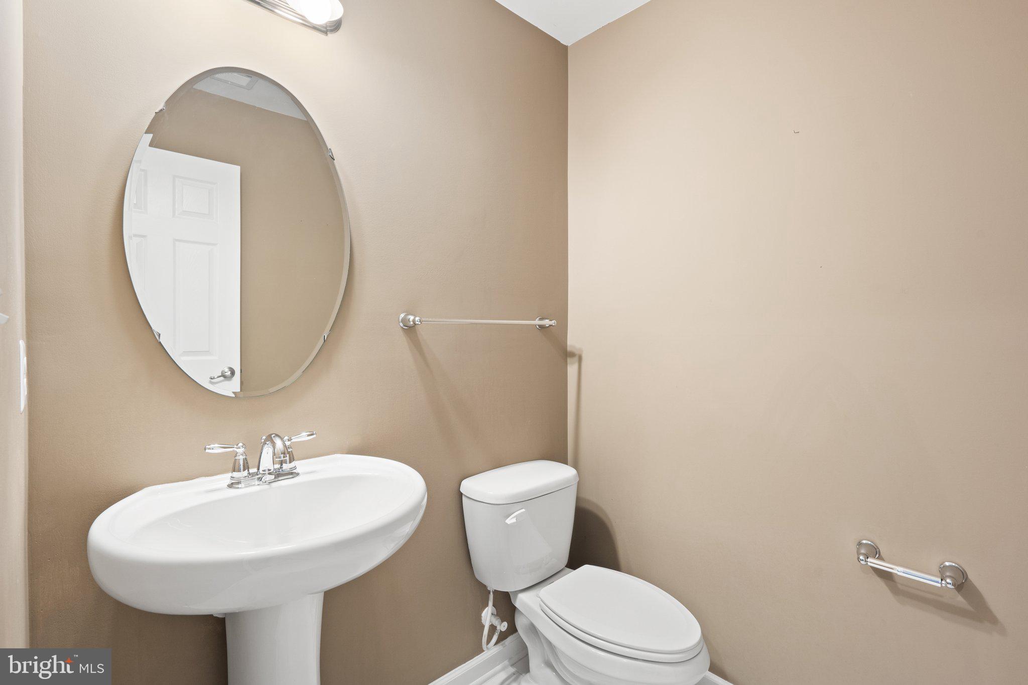 HEATHCOTE COMMONS CONDOMINIUMS - Residential Lease