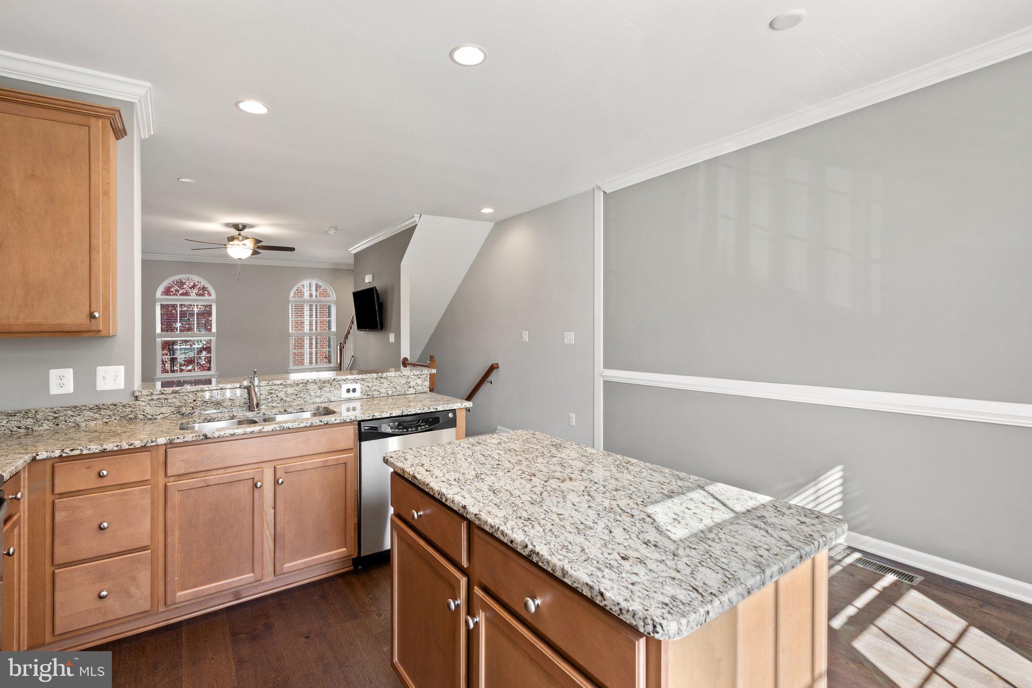 HEATHCOTE COMMONS CONDOMINIUMS - Residential Lease