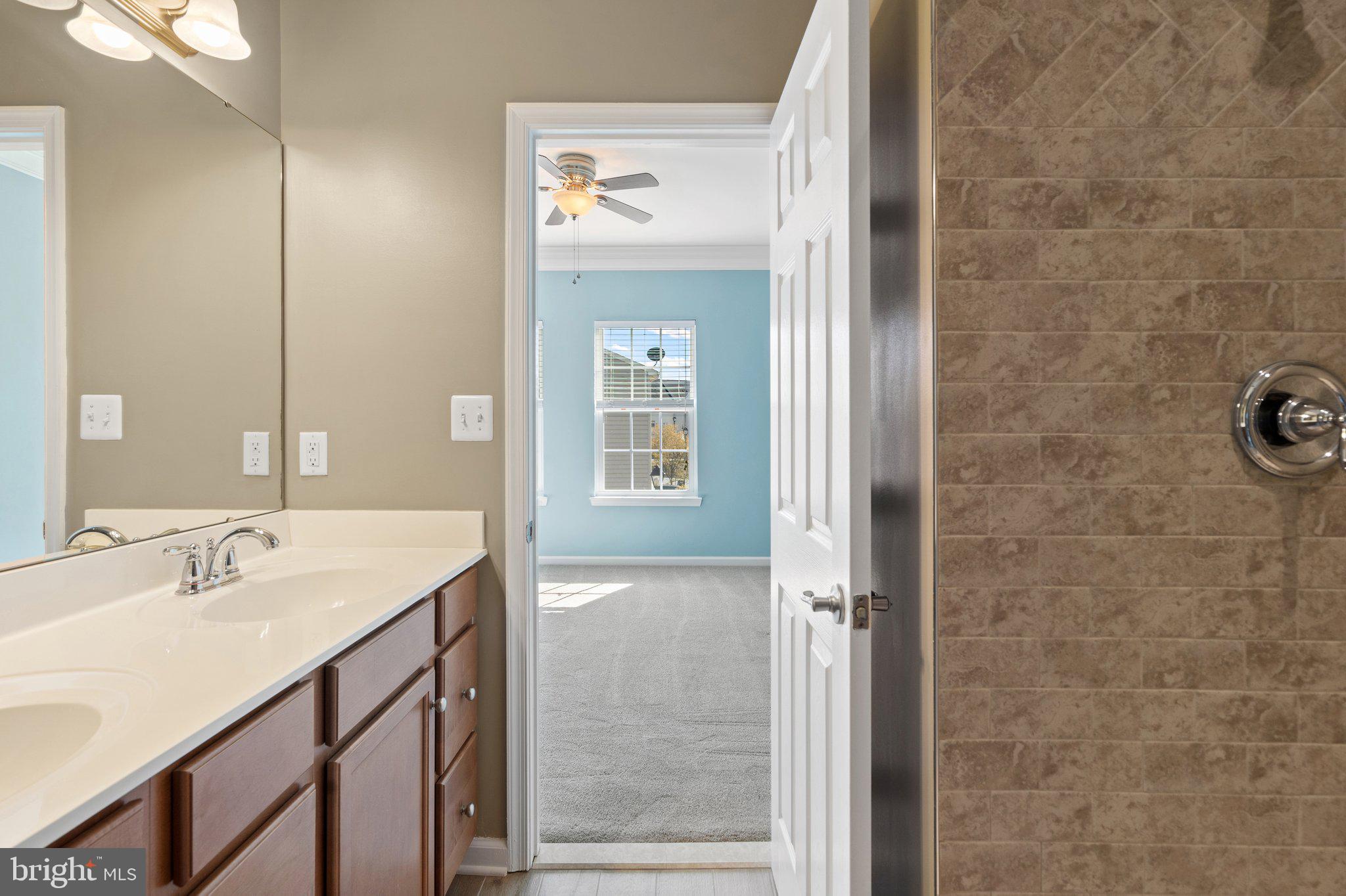 HEATHCOTE COMMONS CONDOMINIUMS - Residential Lease