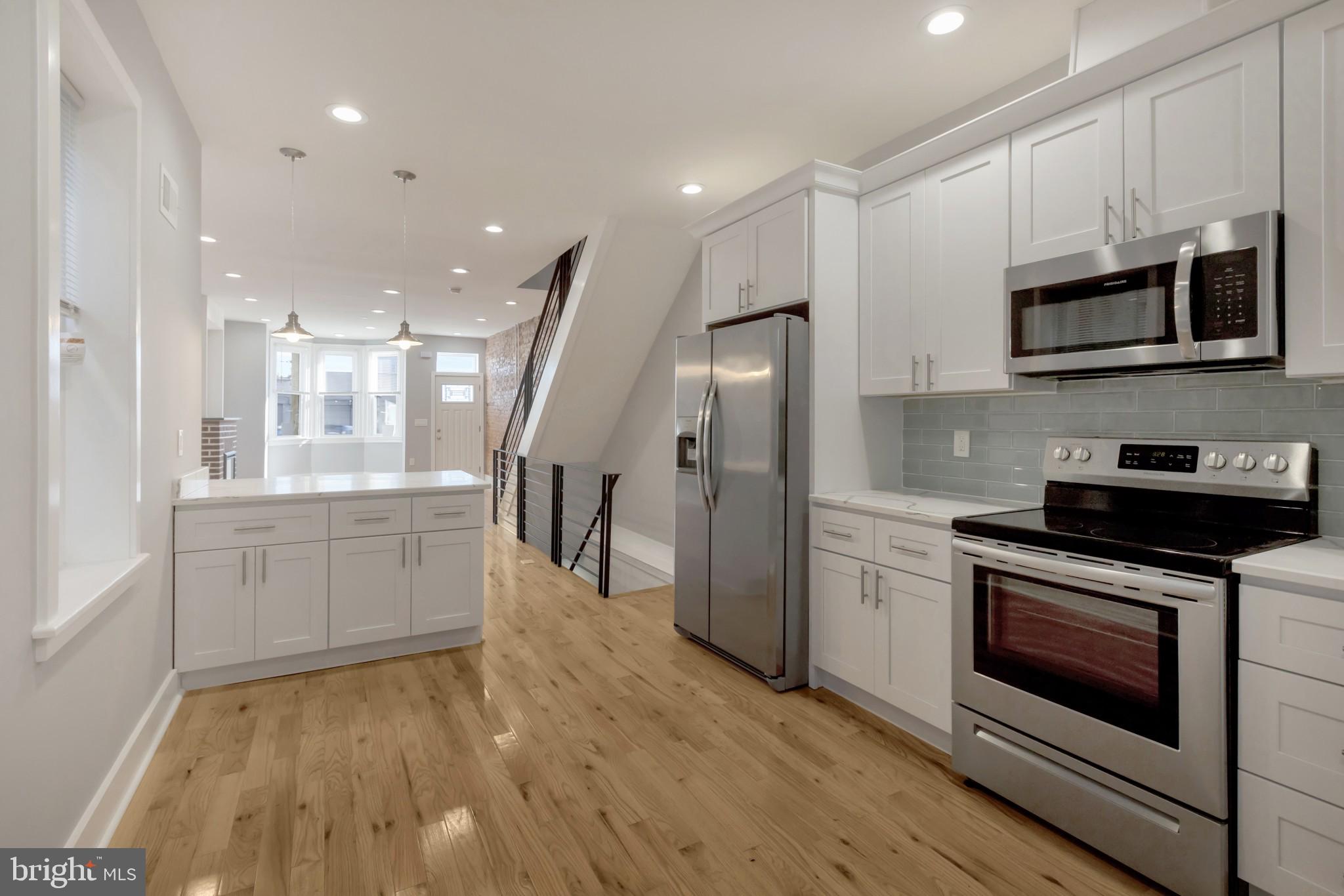 EAST KENSINGTON - Residential