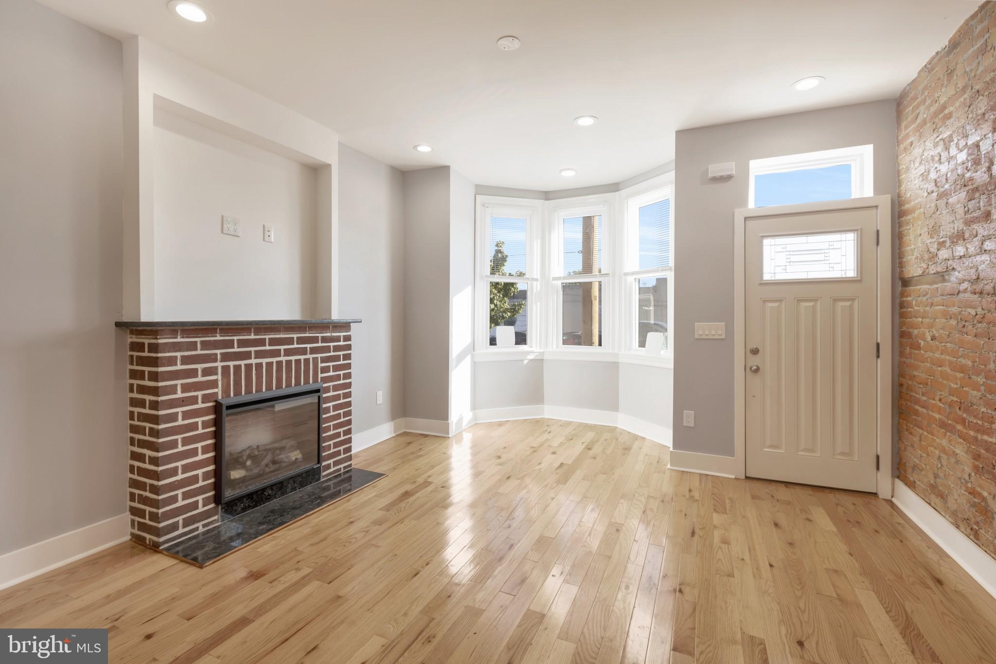 EAST KENSINGTON - Residential