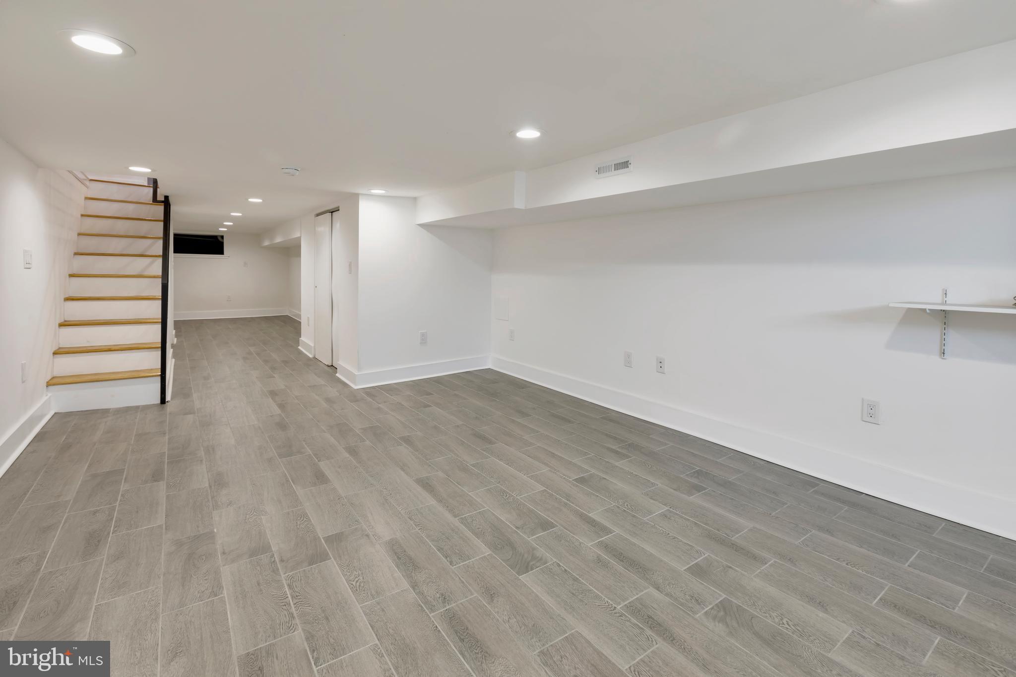 EAST KENSINGTON - Residential