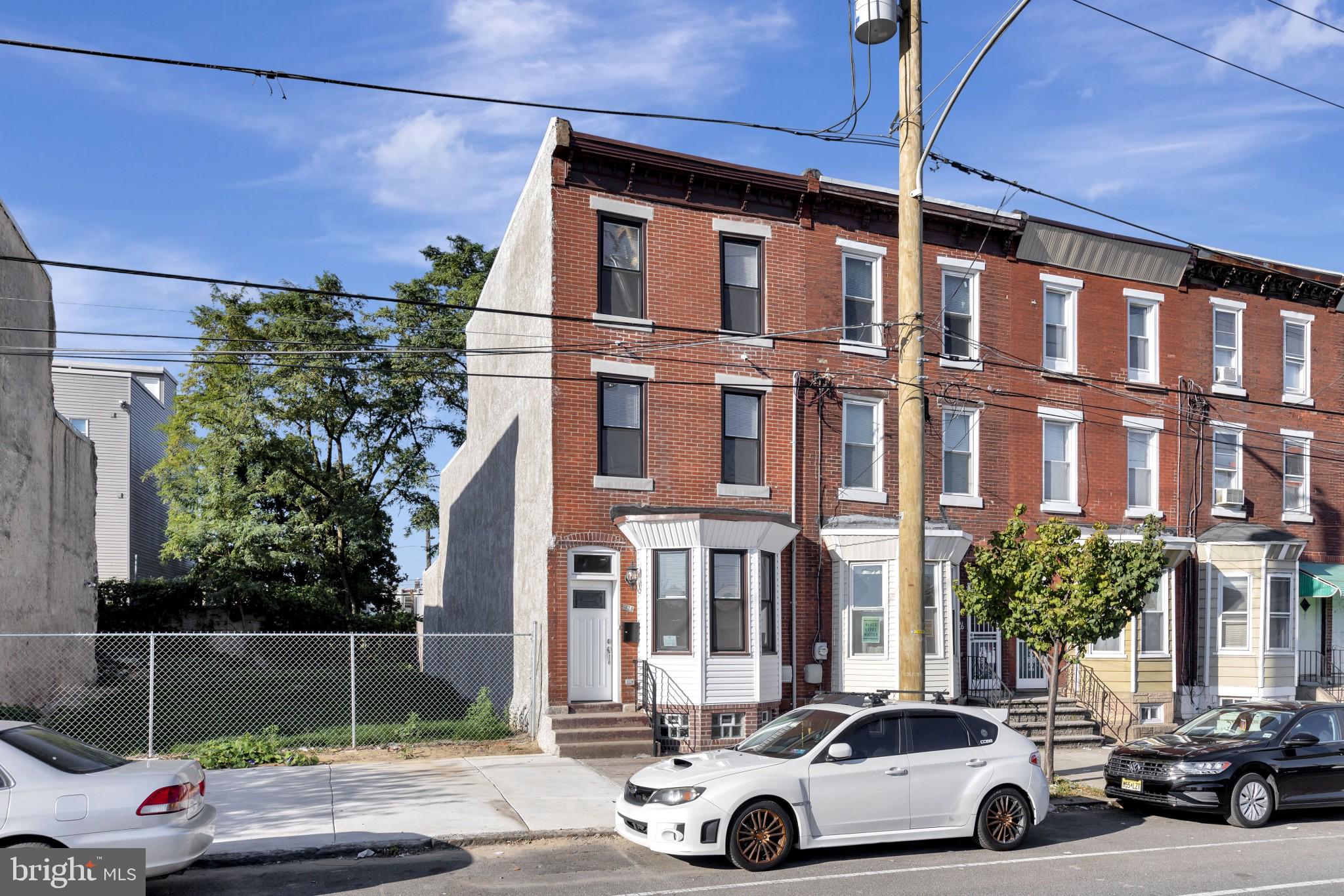 EAST KENSINGTON - Residential