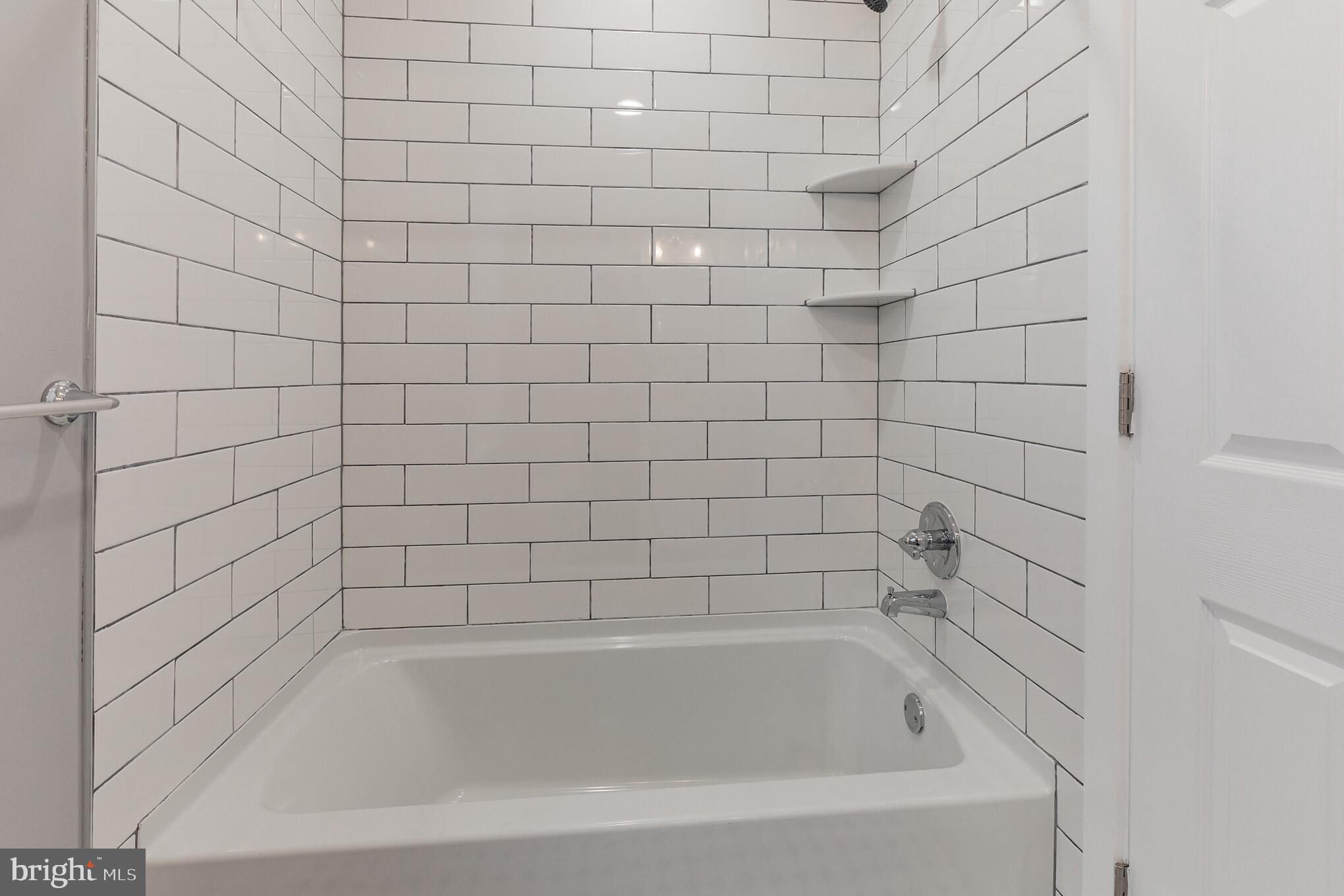 EAST KENSINGTON - Residential