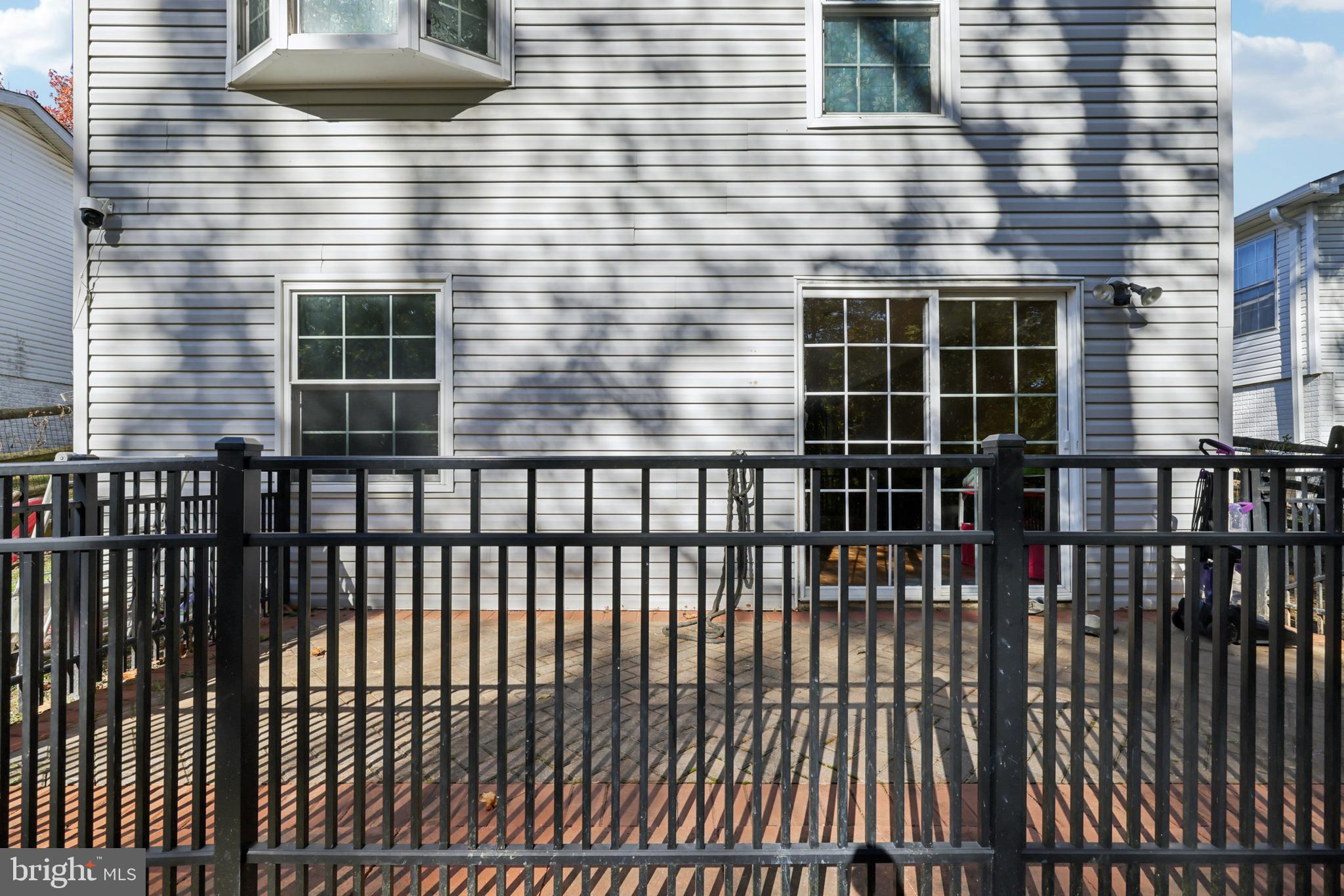 SIGNAL HILL - Residential