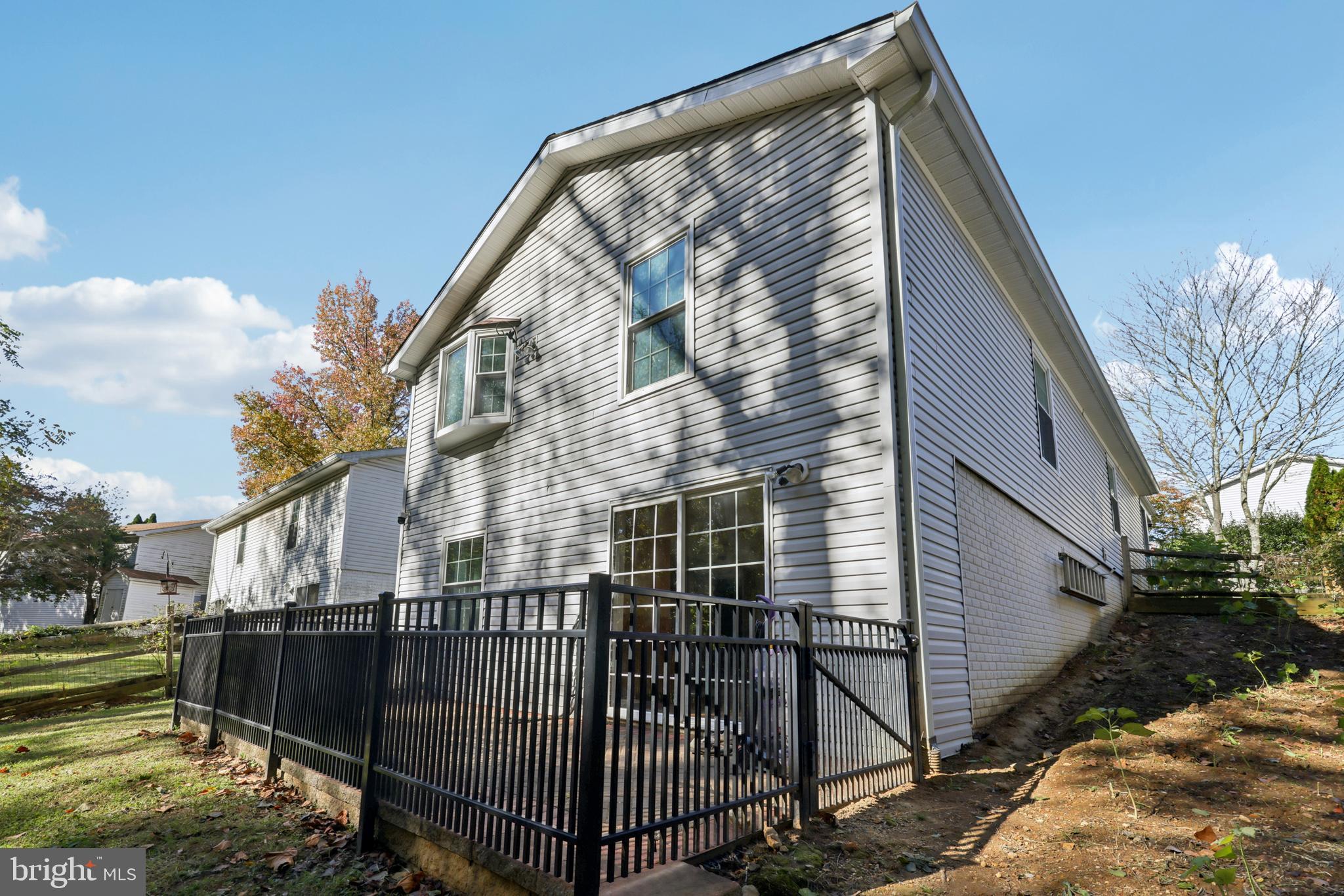 SIGNAL HILL - Residential