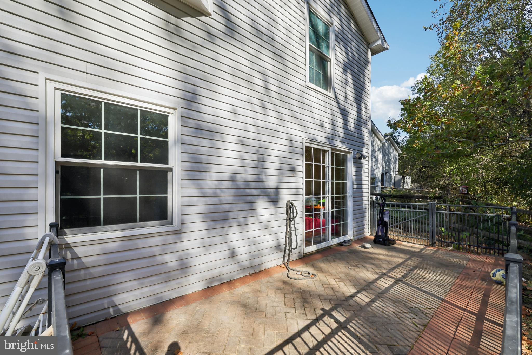 SIGNAL HILL - Residential