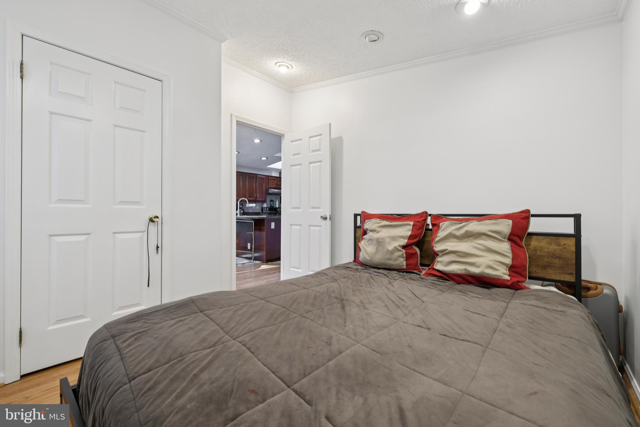 SIGNAL HILL - Residential