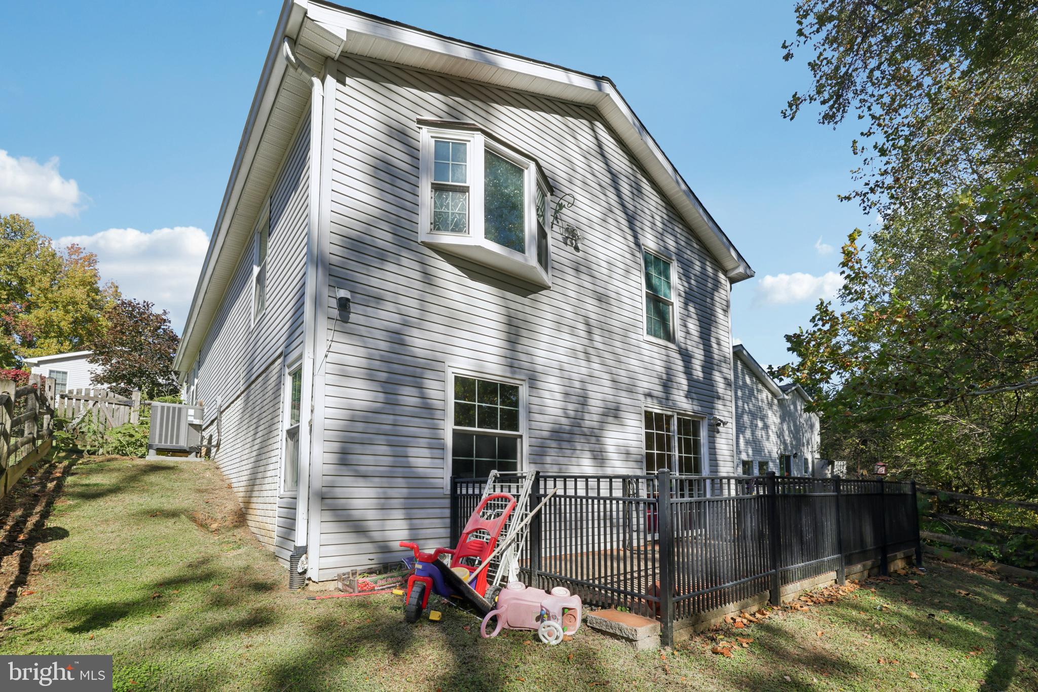 SIGNAL HILL - Residential