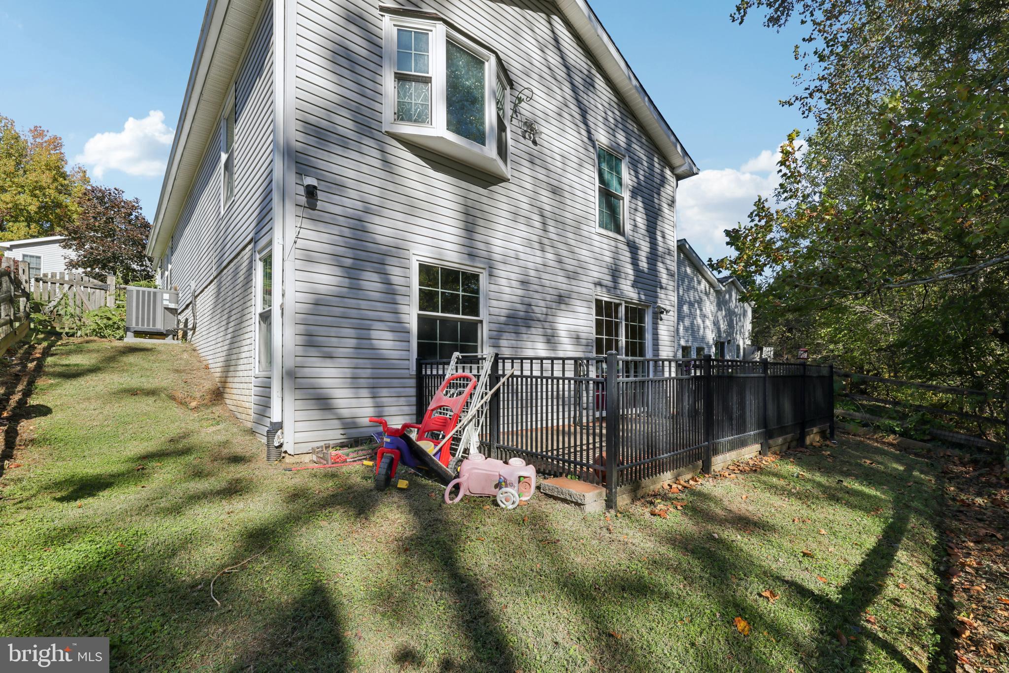 SIGNAL HILL - Residential