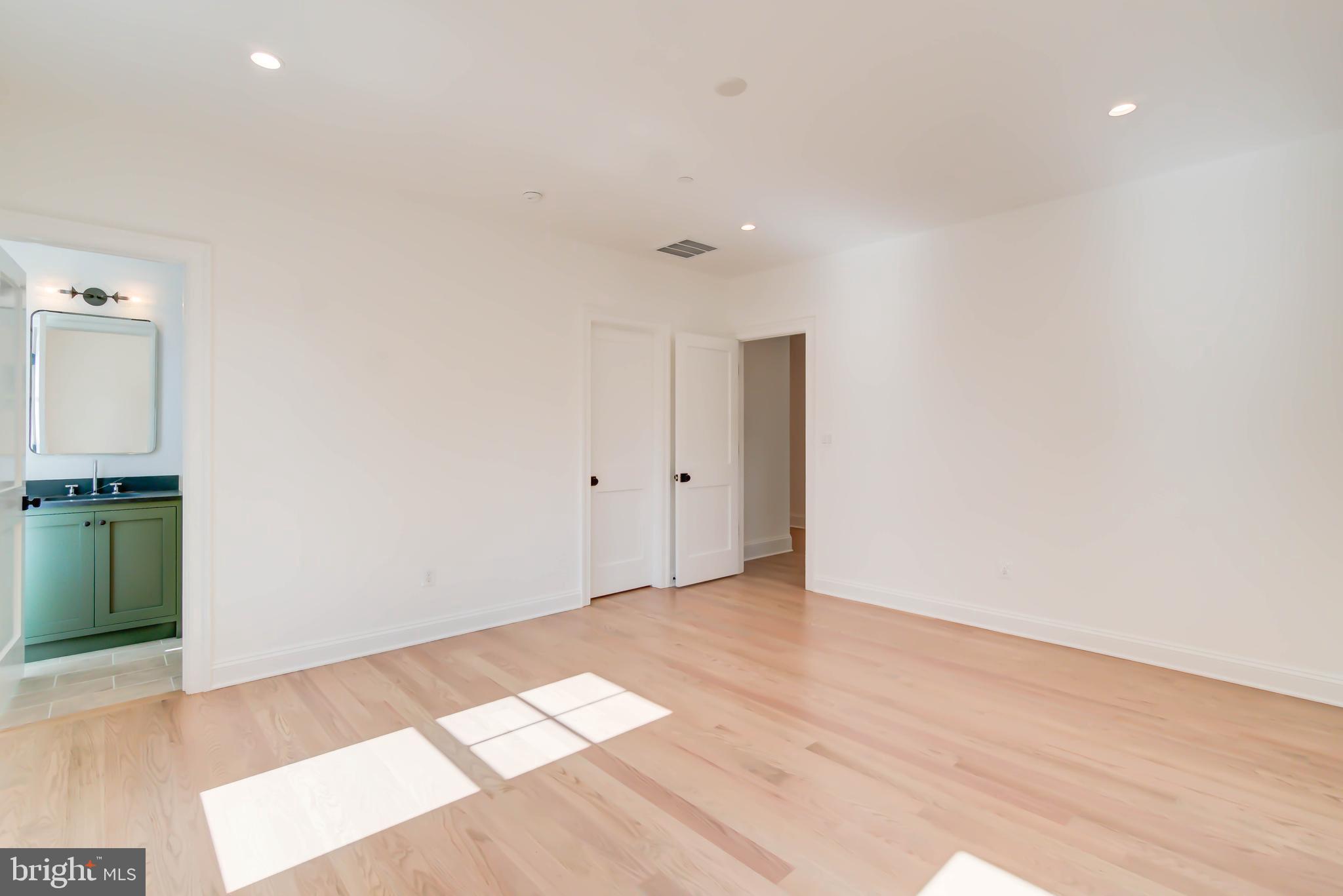 BURNING TREE VALLEY - Residential