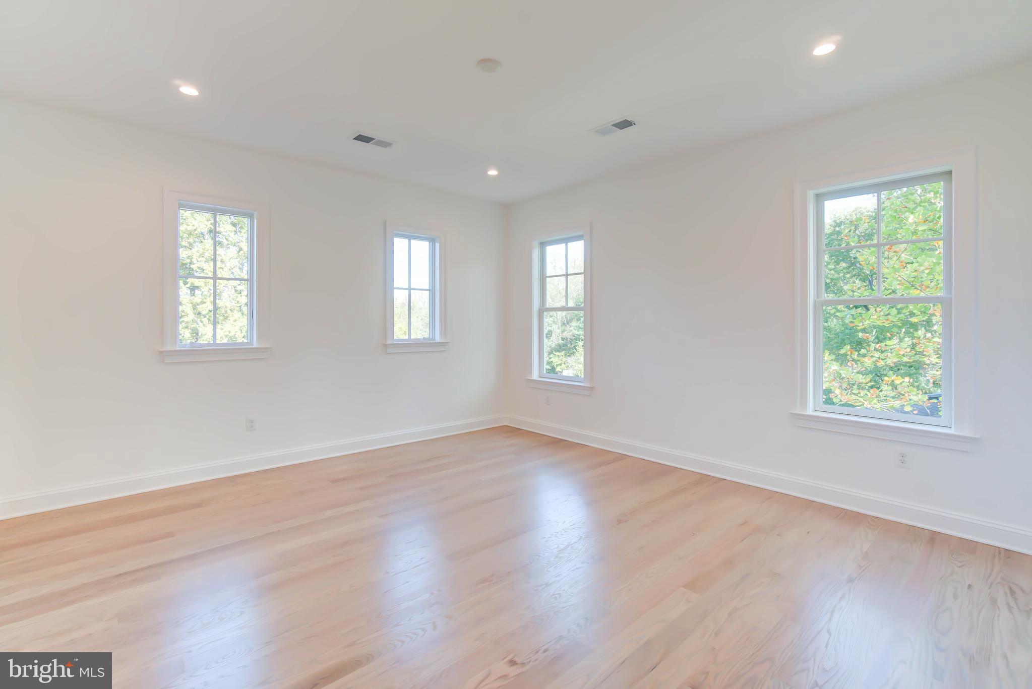 BURNING TREE VALLEY - Residential