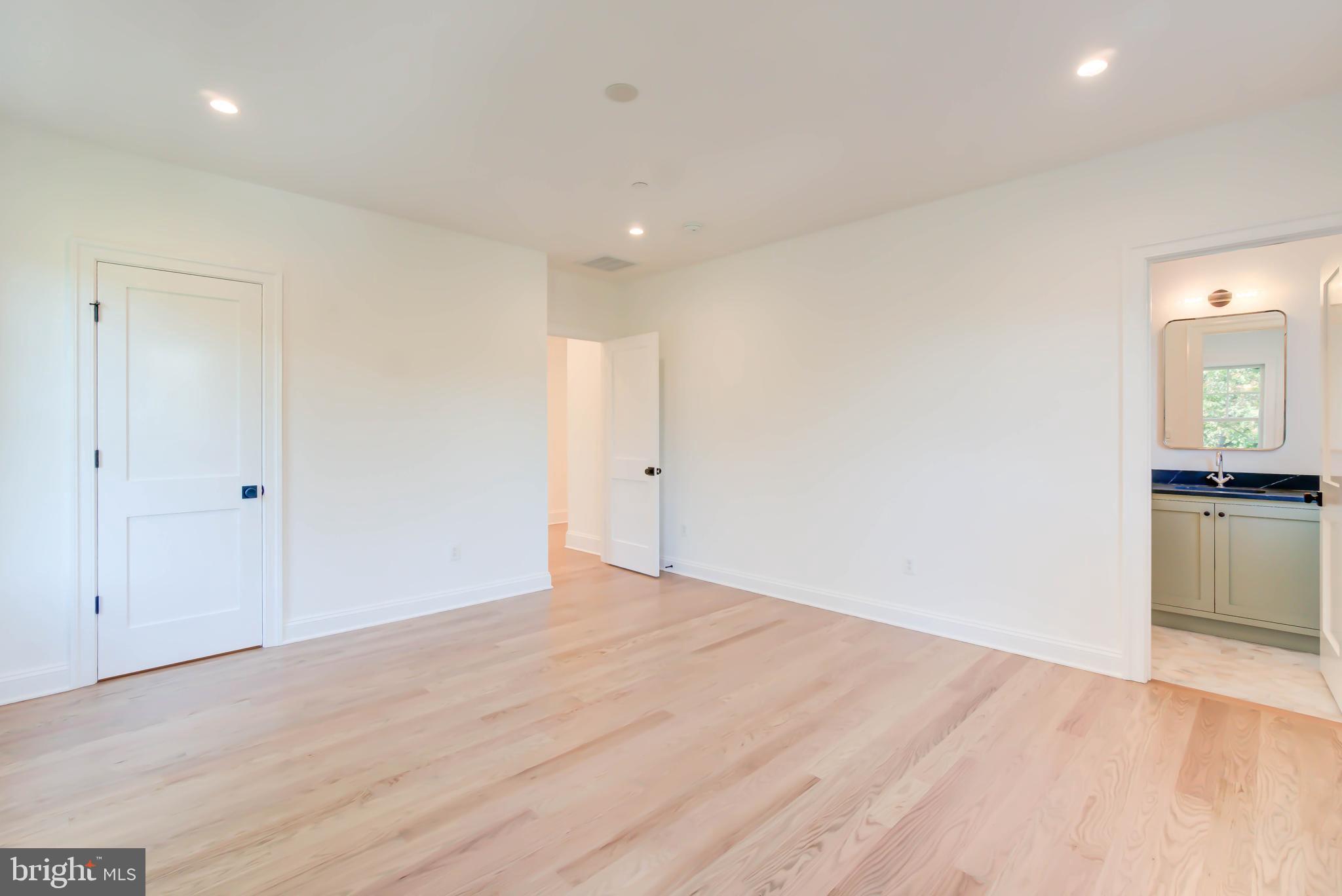 BURNING TREE VALLEY - Residential