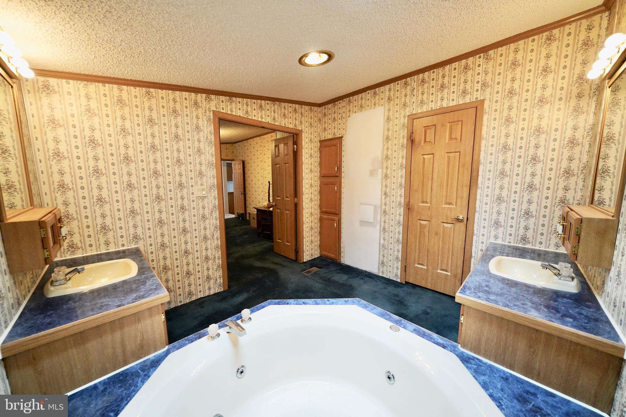 PICKWICK ACRES - Residential