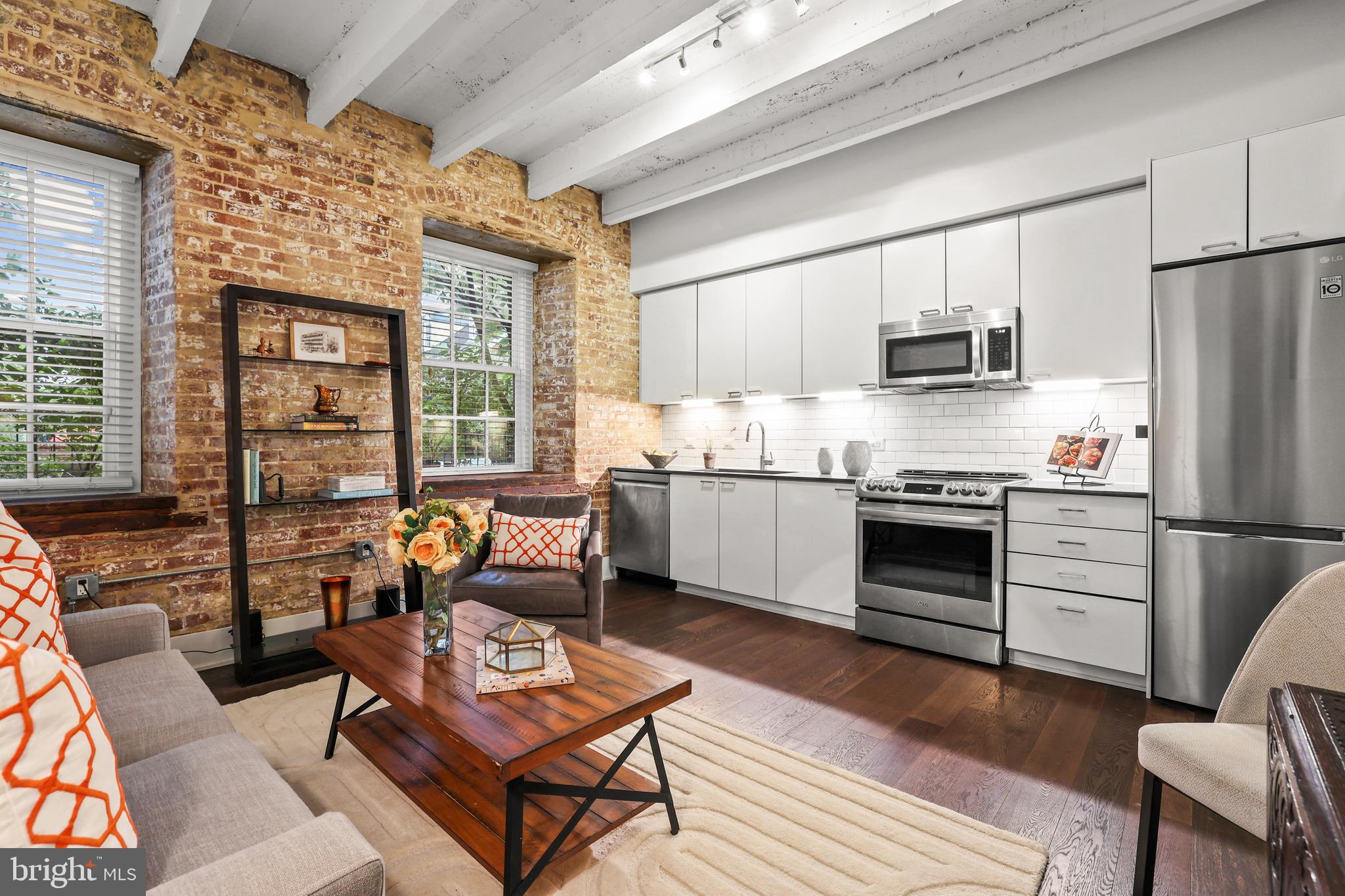 OLD TOWN ALEXANDRIA - Residential