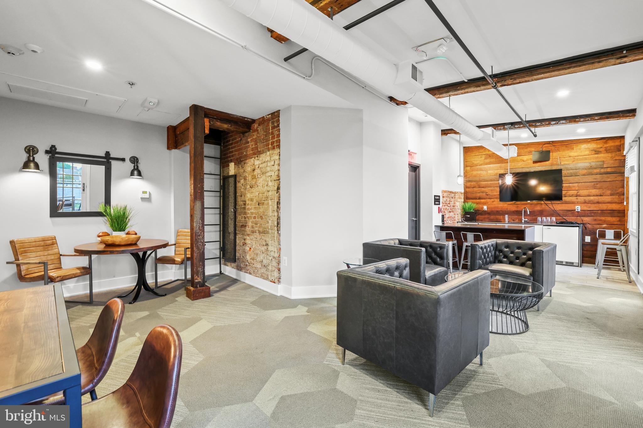 OLD TOWN ALEXANDRIA - Residential