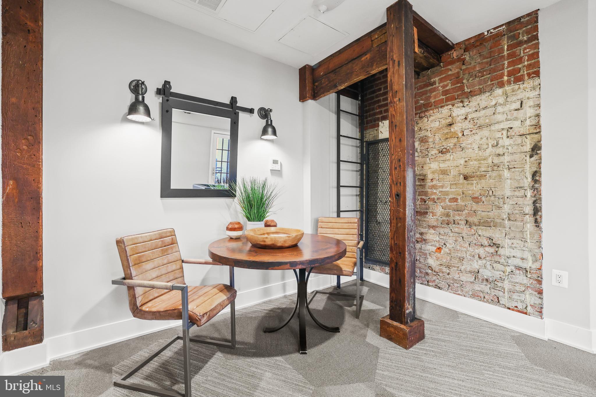 OLD TOWN ALEXANDRIA - Residential