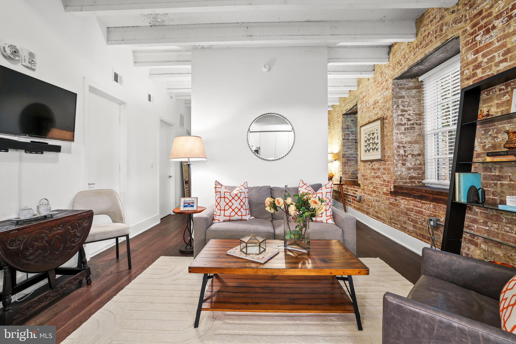 OLD TOWN ALEXANDRIA - Residential