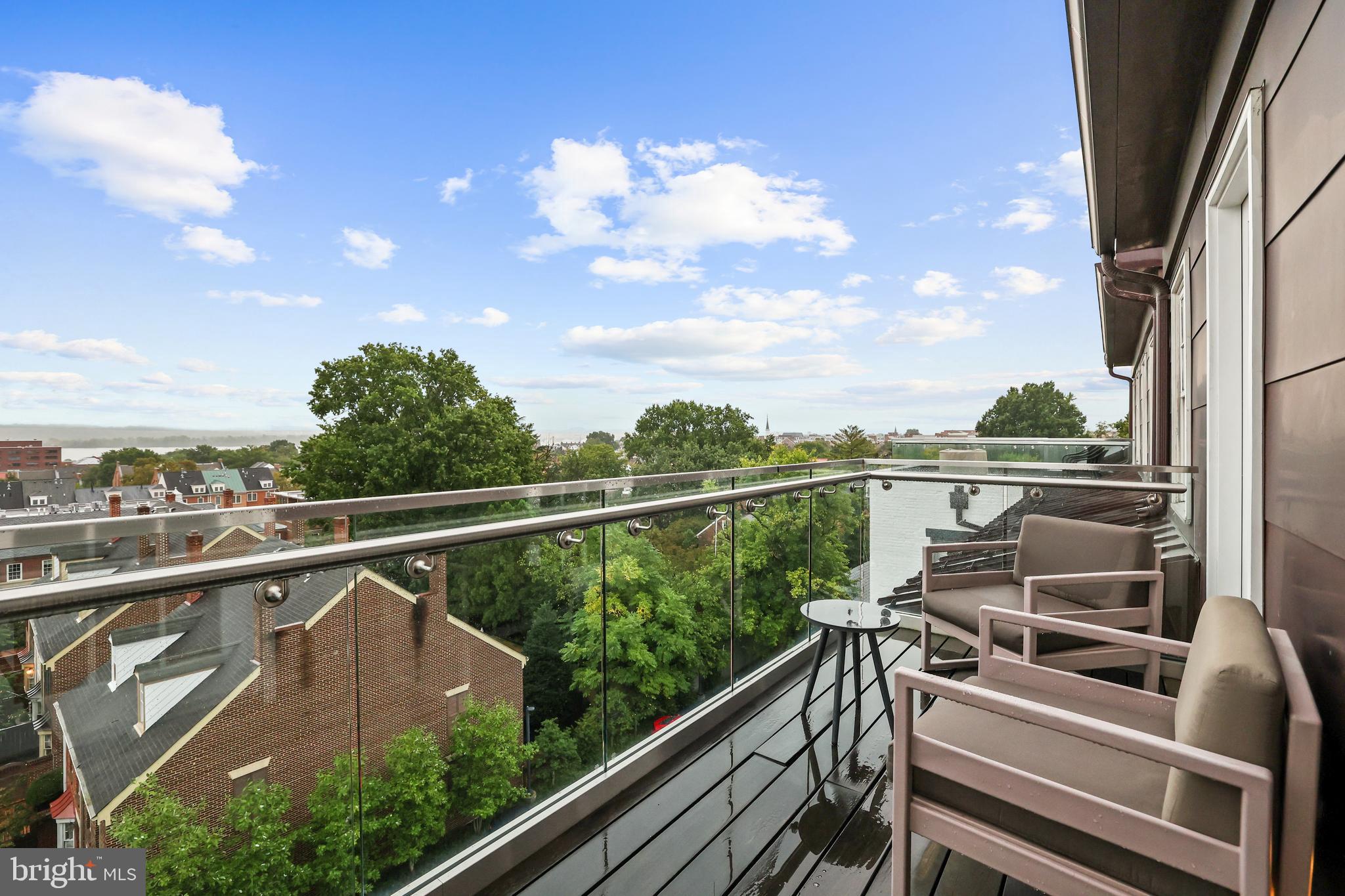 OLD TOWN ALEXANDRIA - Residential