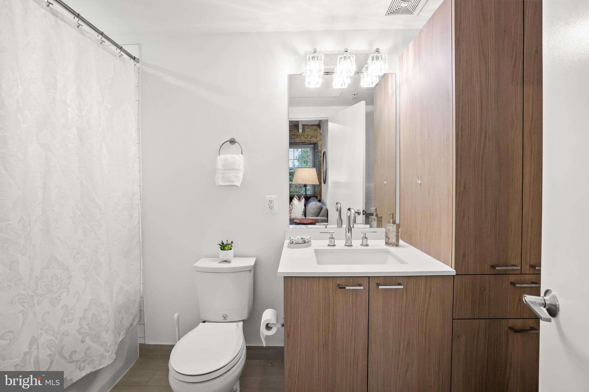 OLD TOWN ALEXANDRIA - Residential