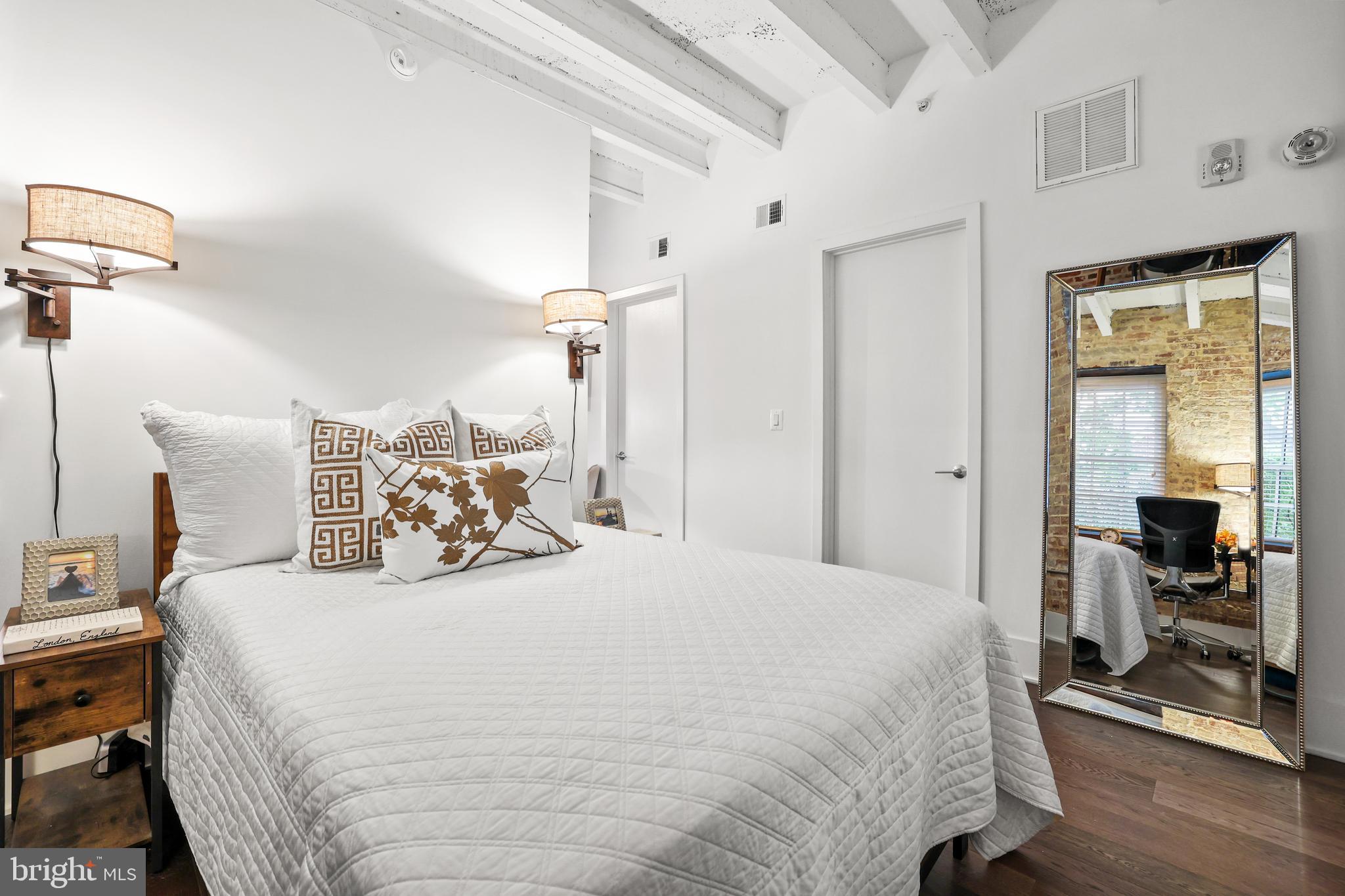 OLD TOWN ALEXANDRIA - Residential