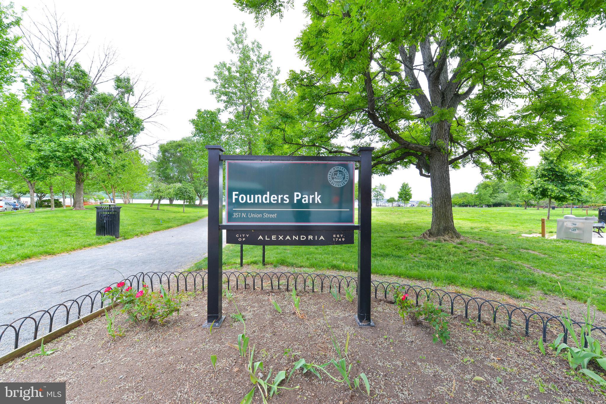 OLD TOWN ALEXANDRIA - Residential