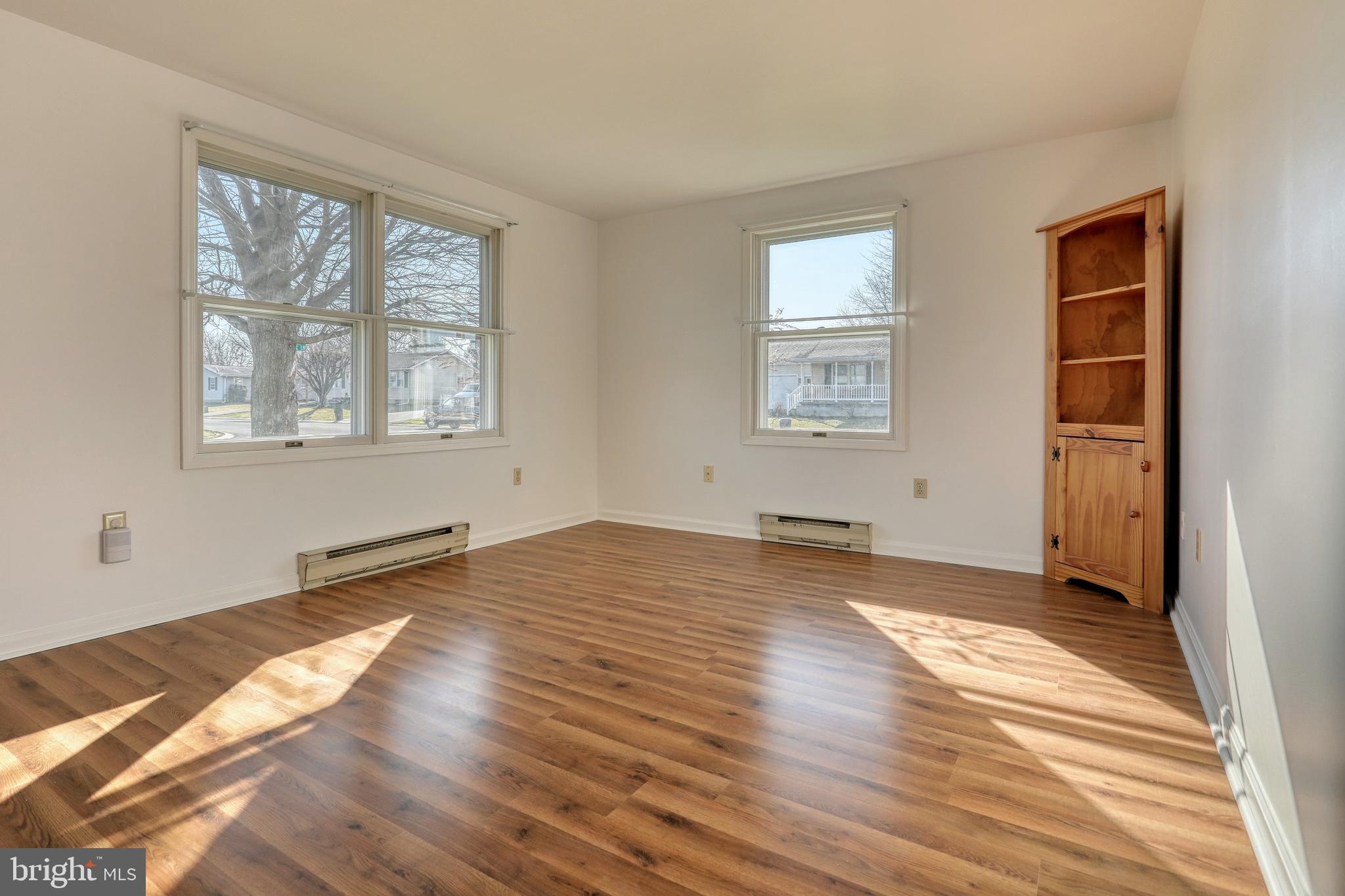 OXFORD ESTATES - Residential