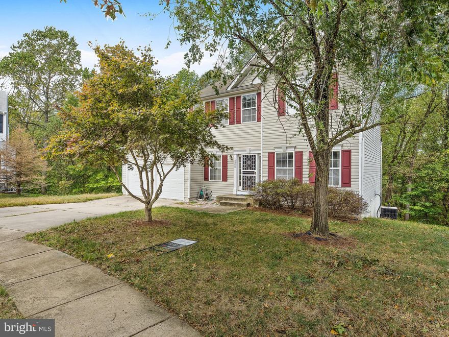 PRICE REDUCTION! This home features over 4000 sq ft of living space nestled on a private cul-de-sac, which includes the amazing outdoor space feat a Screened-In Porch, Deck and Patio!! Large Kitchen open to the Family Room. Great entertainment space on the lower level! Room for a gym, theater room and/or pool table makes this a ManCave Extraordinaire! Large bedrooms and baths on the upper level! A great tree-lined private lot makes for the perfect place to call home!!