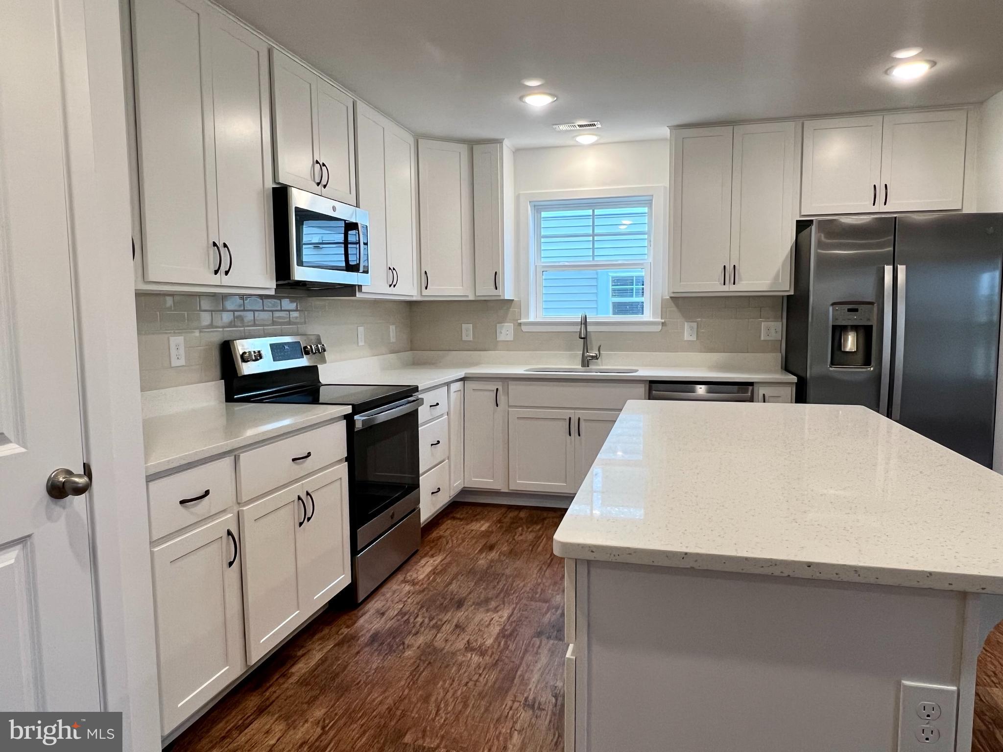 CARDINAL POINTE - Residential