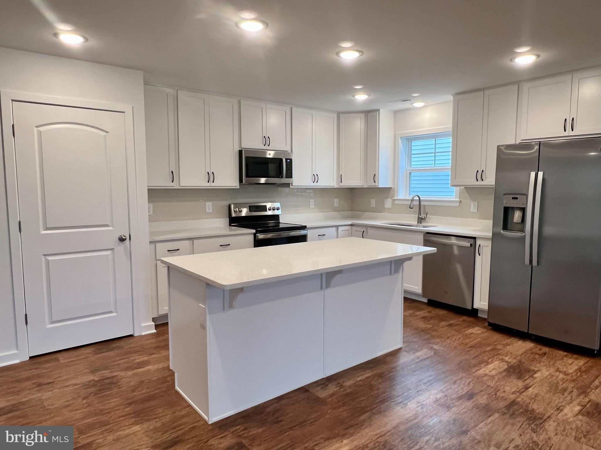 CARDINAL POINTE - Residential