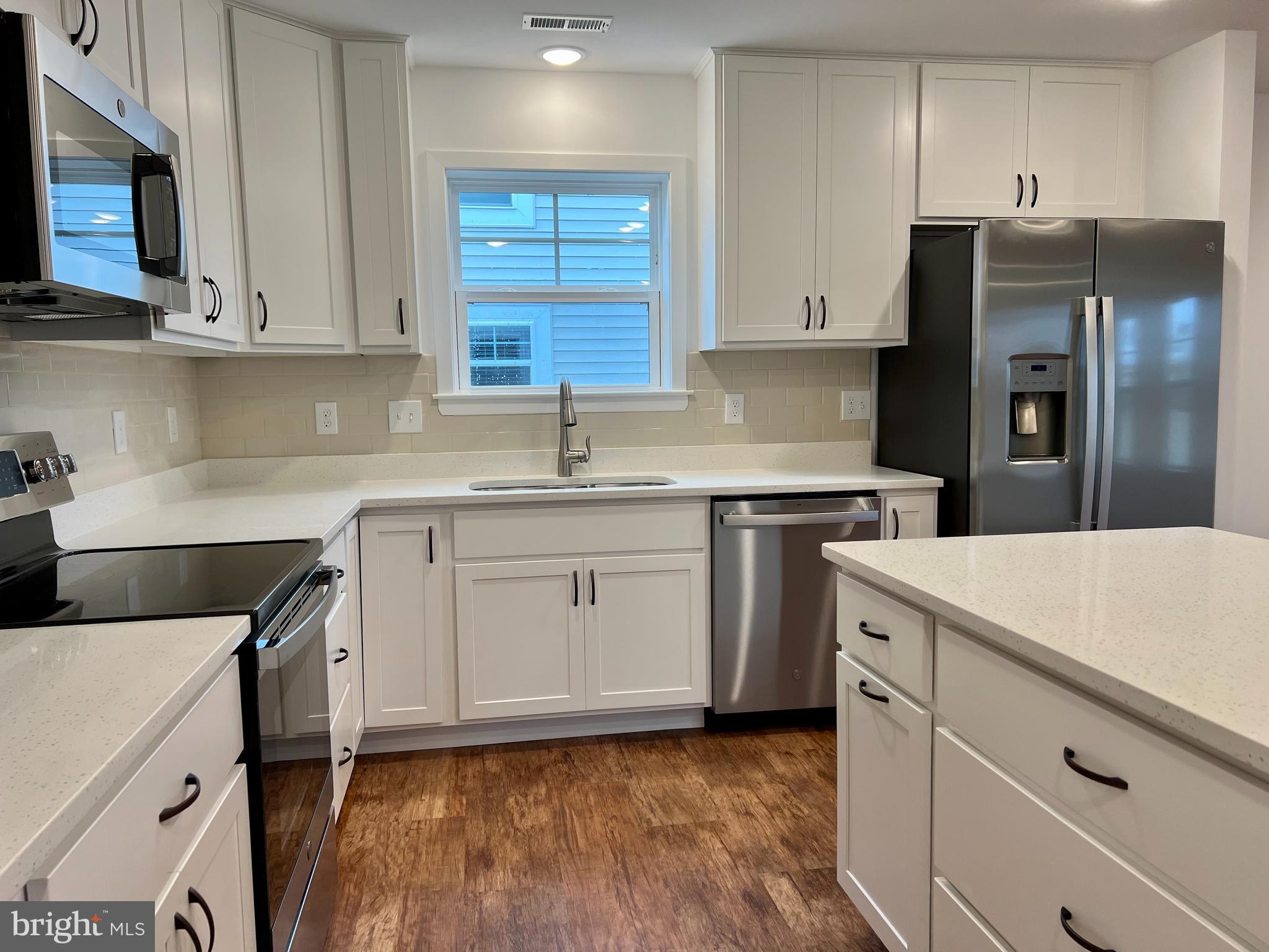 CARDINAL POINTE - Residential