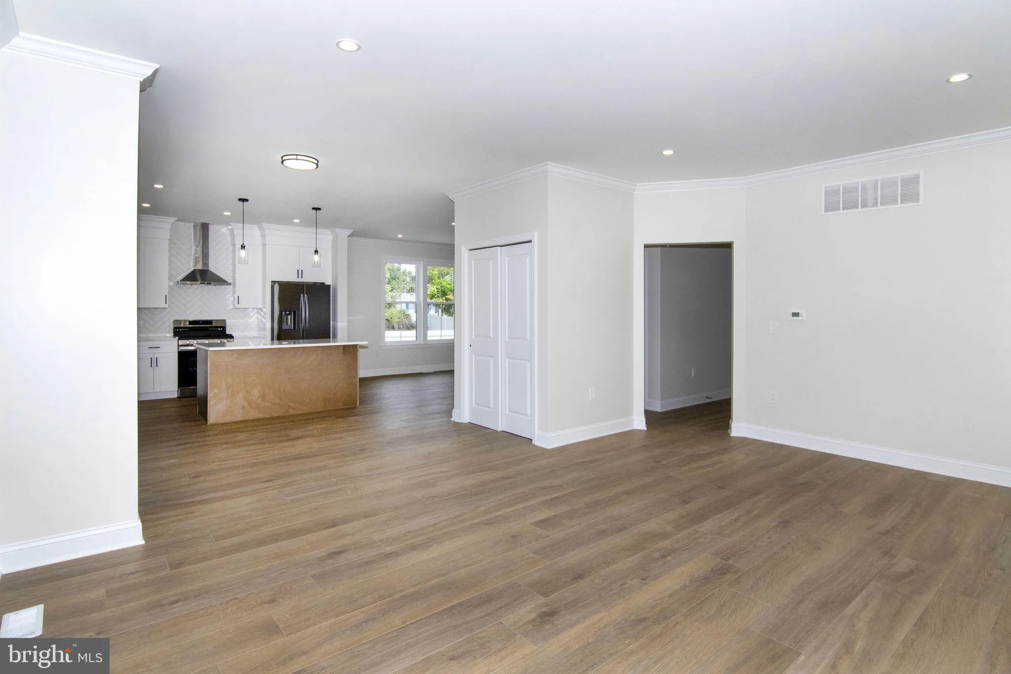 Cherry Hill, New Jersey 08002, United States, 4 Bedrooms Bedrooms, ,3 BathroomsBathrooms,Residential,Active,232934