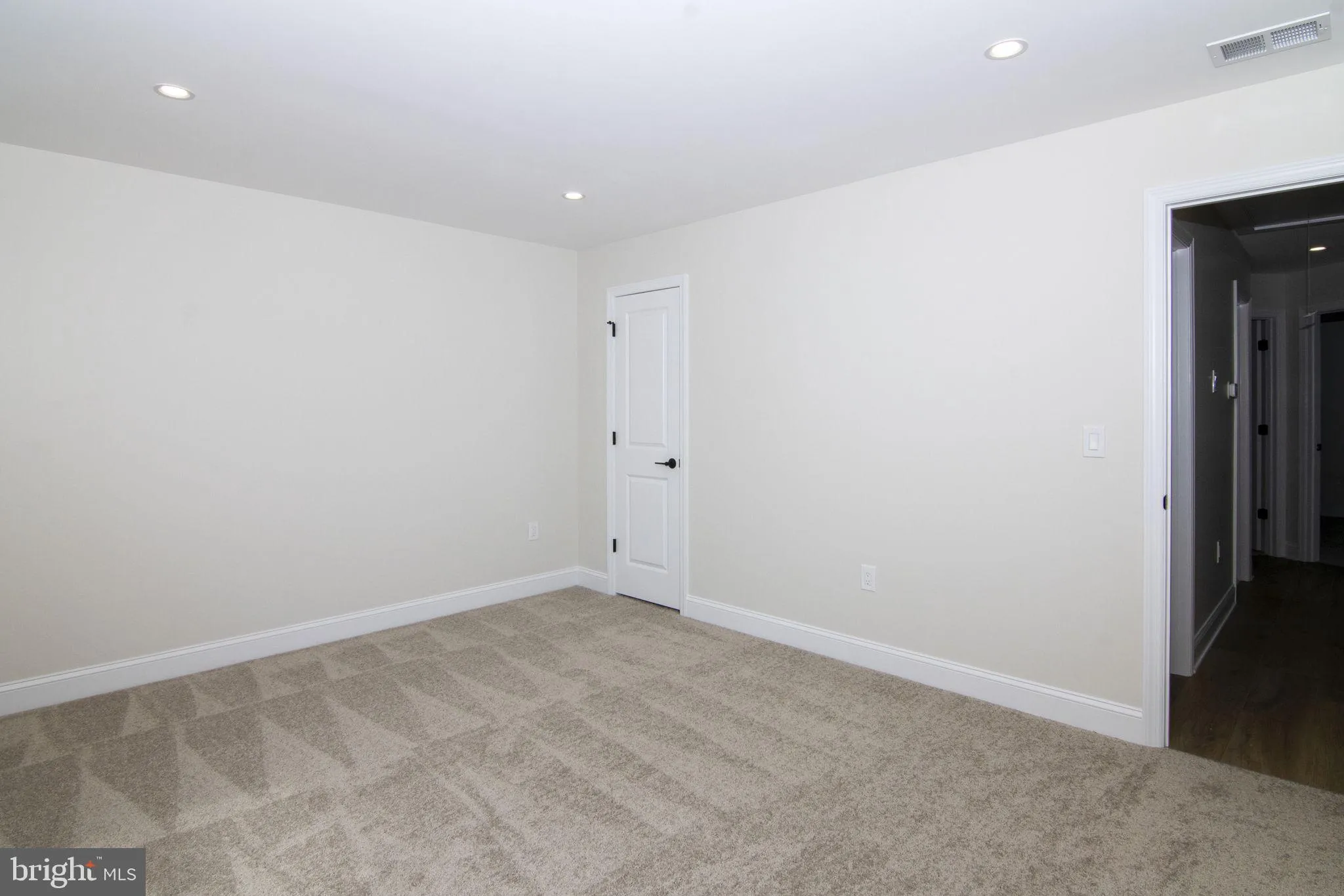 Cherry Hill, New Jersey 08002, United States, 4 Bedrooms Bedrooms, ,3 BathroomsBathrooms,Residential,Active,232934