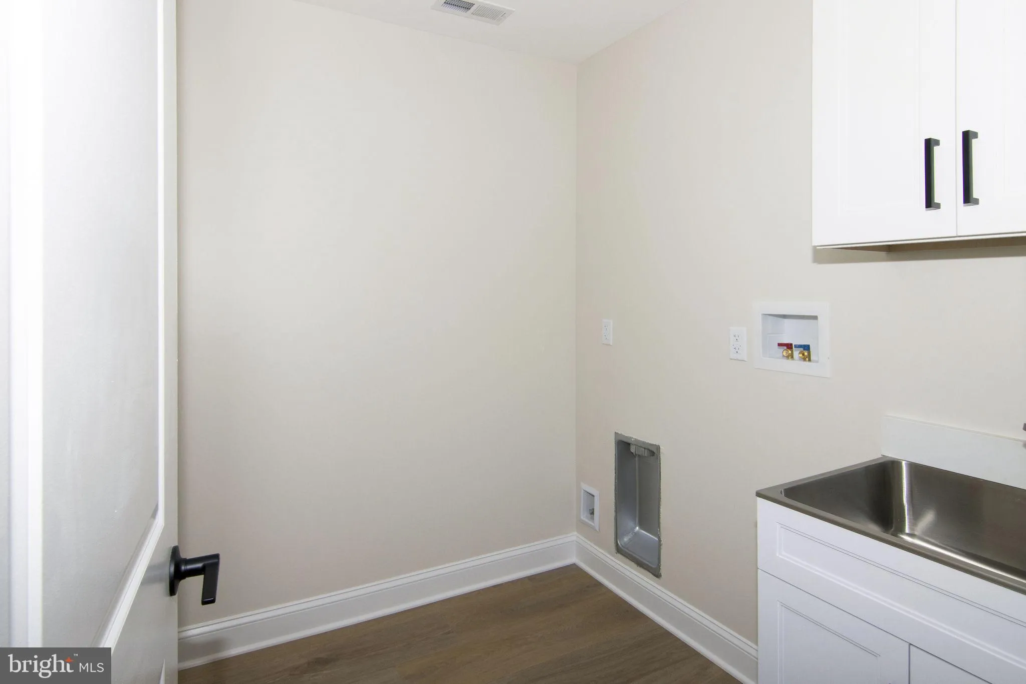 Cherry Hill, New Jersey 08002, United States, 4 Bedrooms Bedrooms, ,3 BathroomsBathrooms,Residential,Active,232934