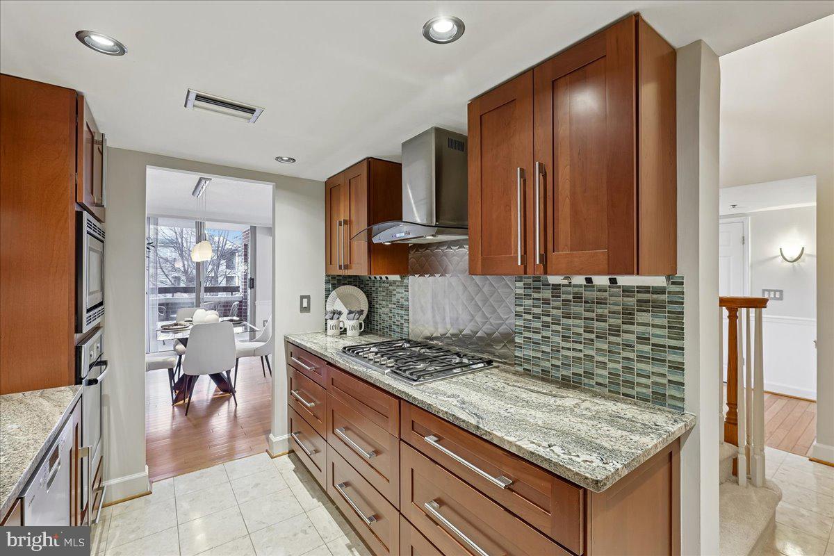 1276 N WAYNE STREET 418