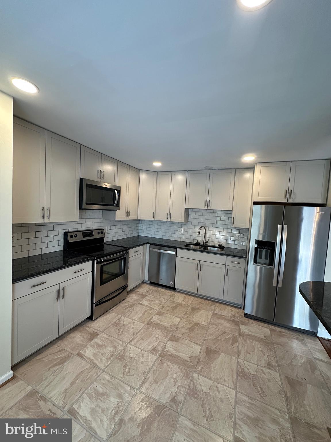 OVERLOOK POINTE - Residential Lease