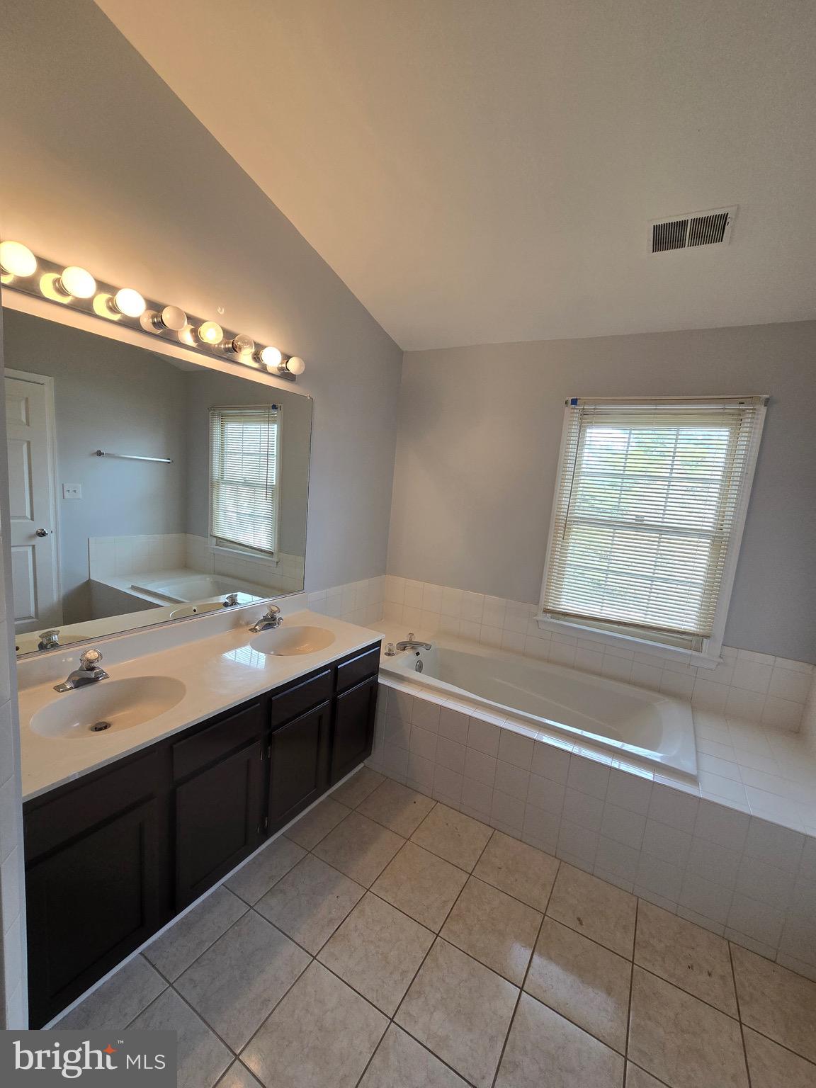 OVERLOOK POINTE - Residential Lease