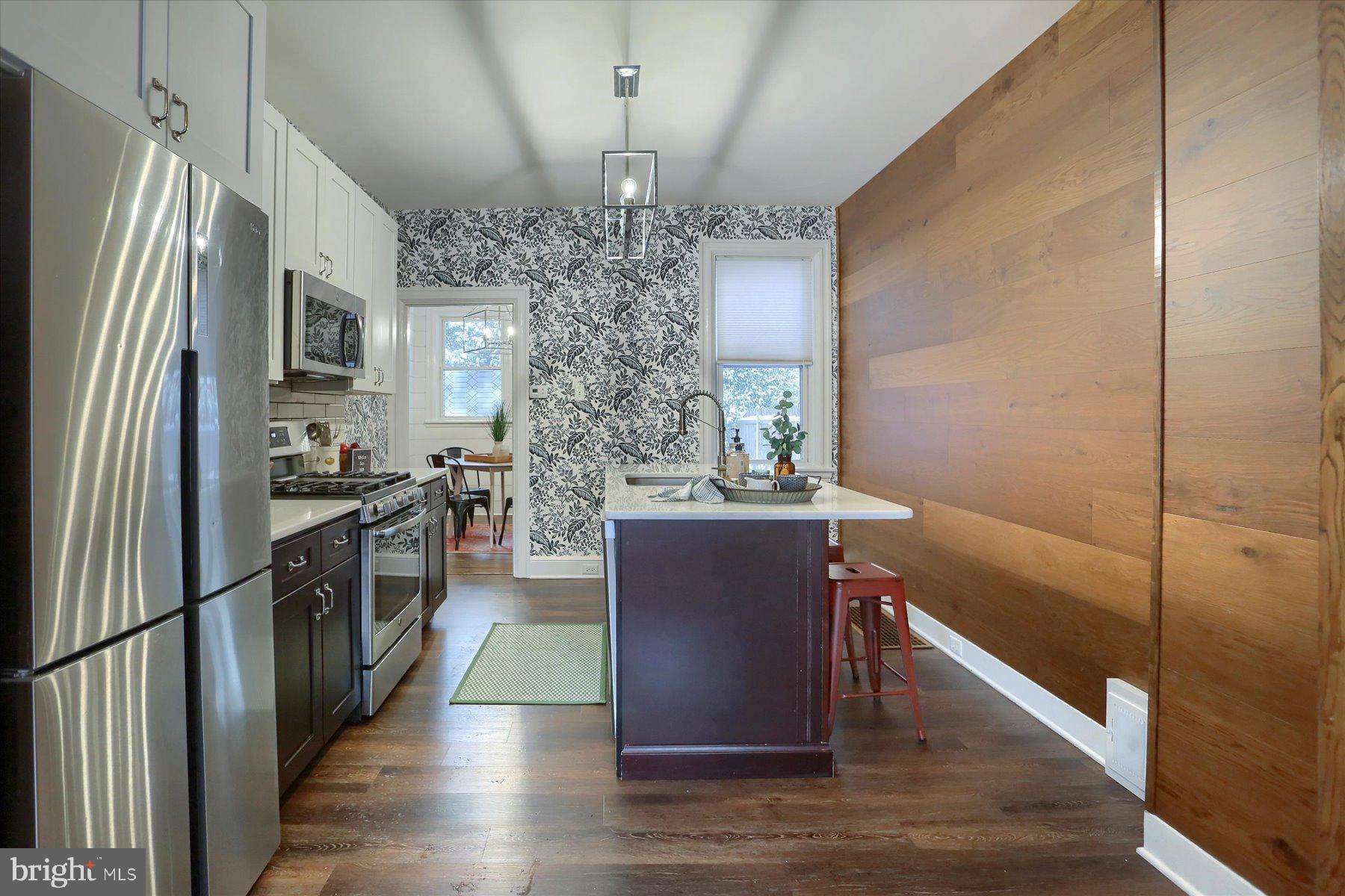 CHESTNUT HILL - Residential