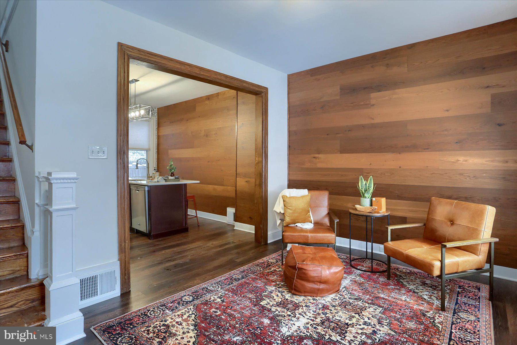 CHESTNUT HILL - Residential