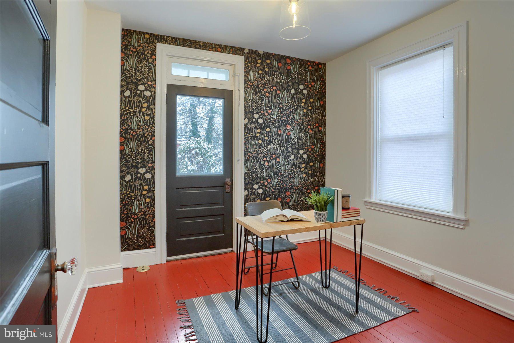 CHESTNUT HILL - Residential