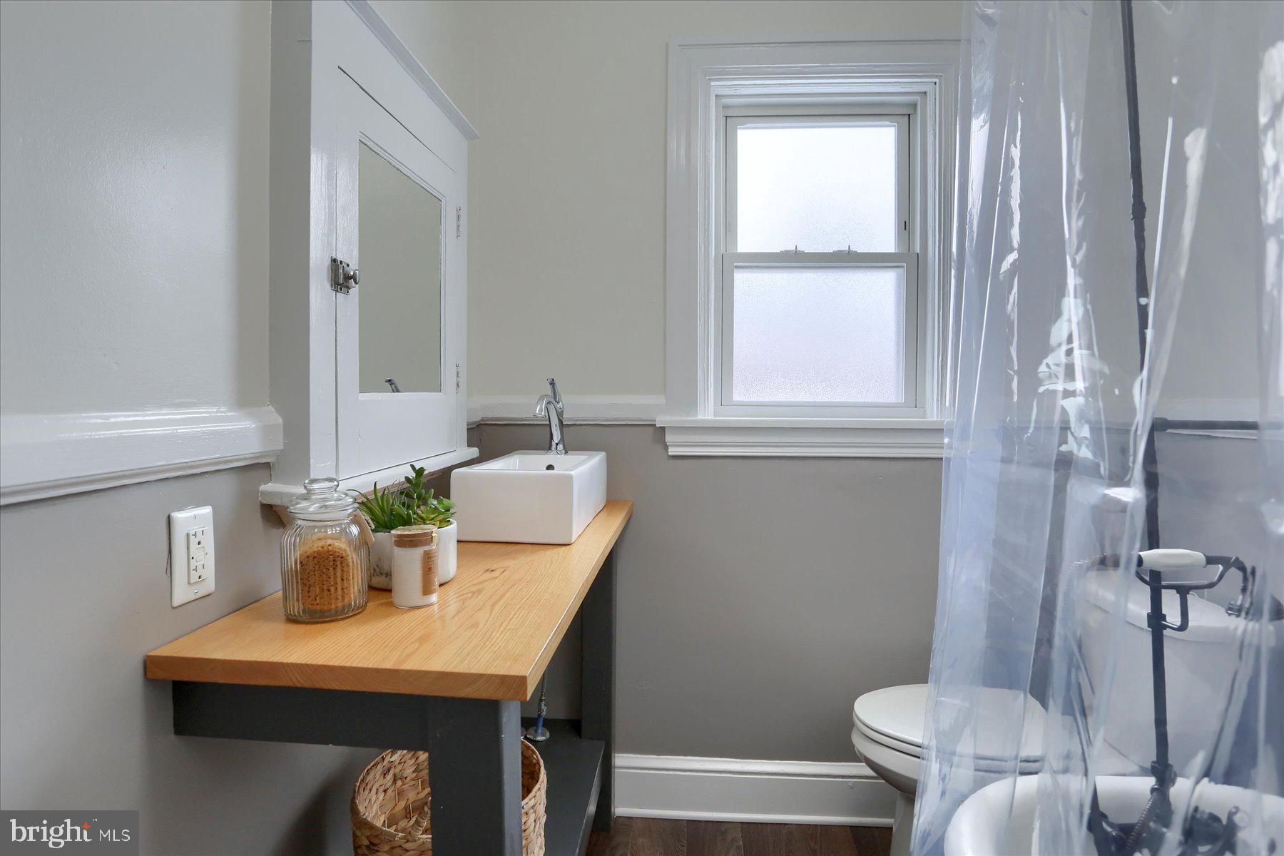 CHESTNUT HILL - Residential