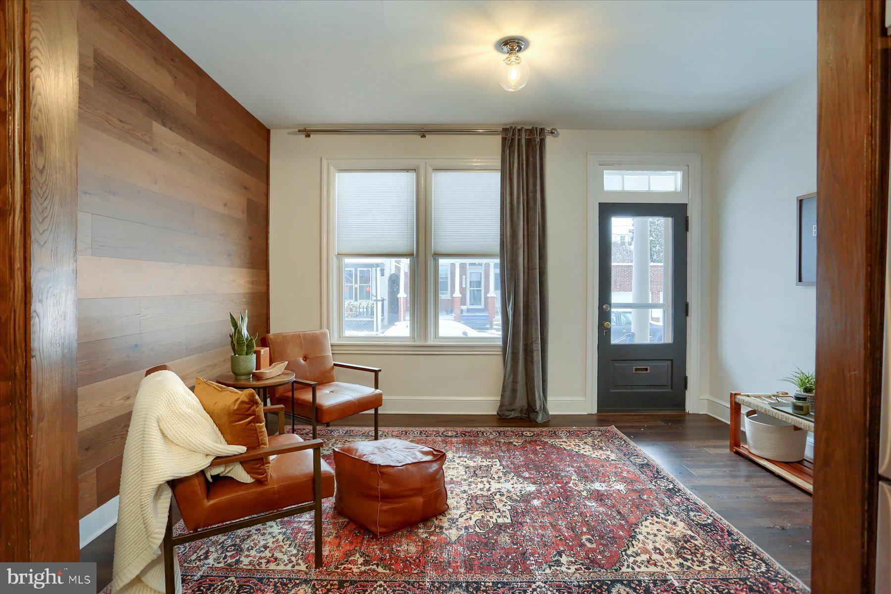CHESTNUT HILL - Residential