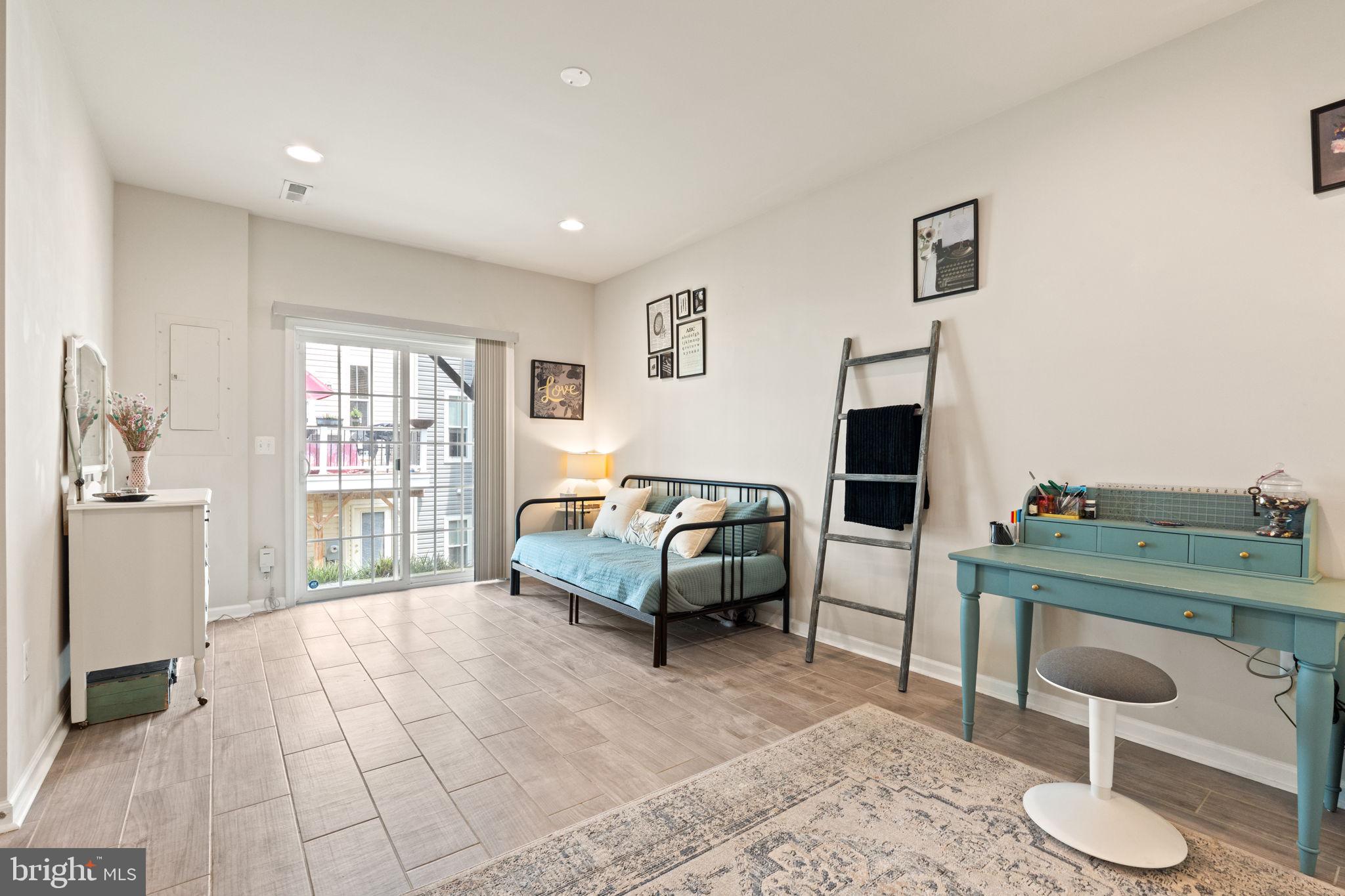 215 WOODSTREAM CIRCLE 2989